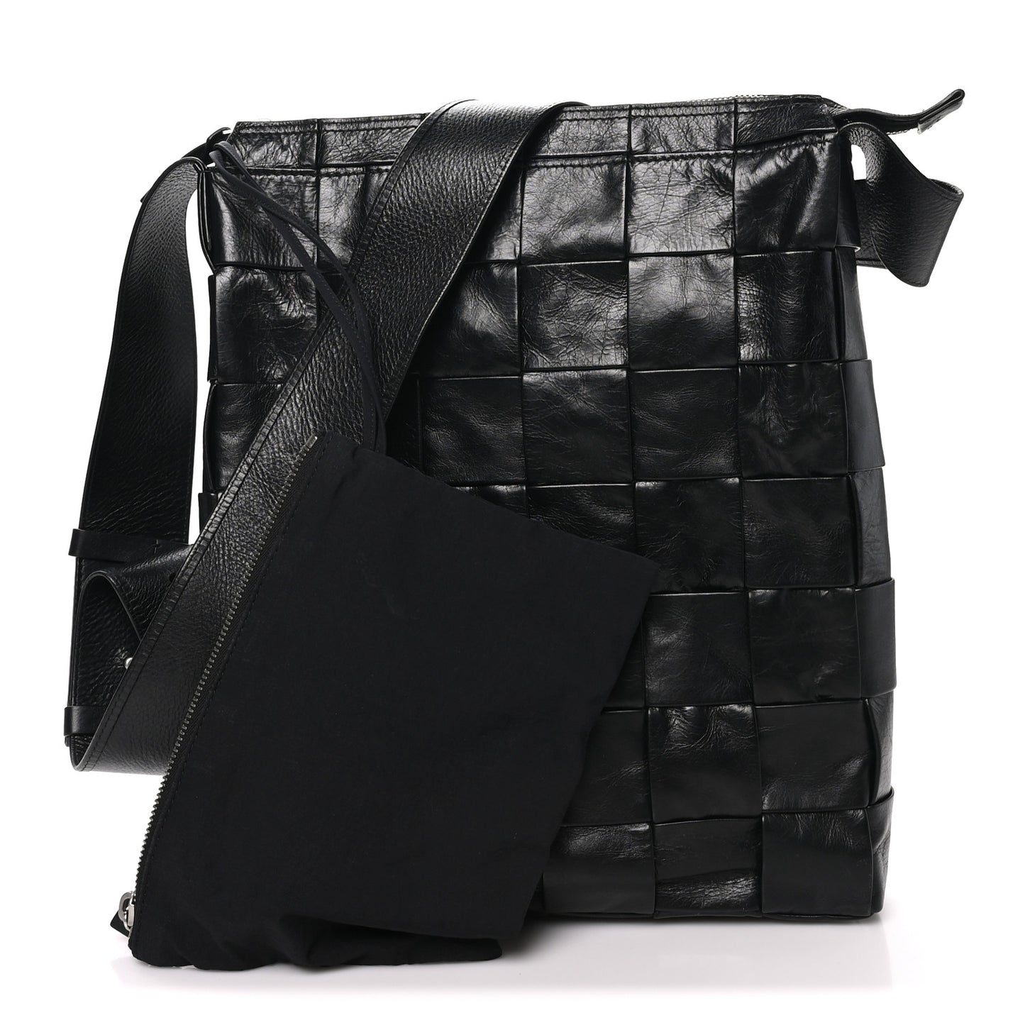 Paper Calfskin Maxi Intrecciato Cassette Messenger Black