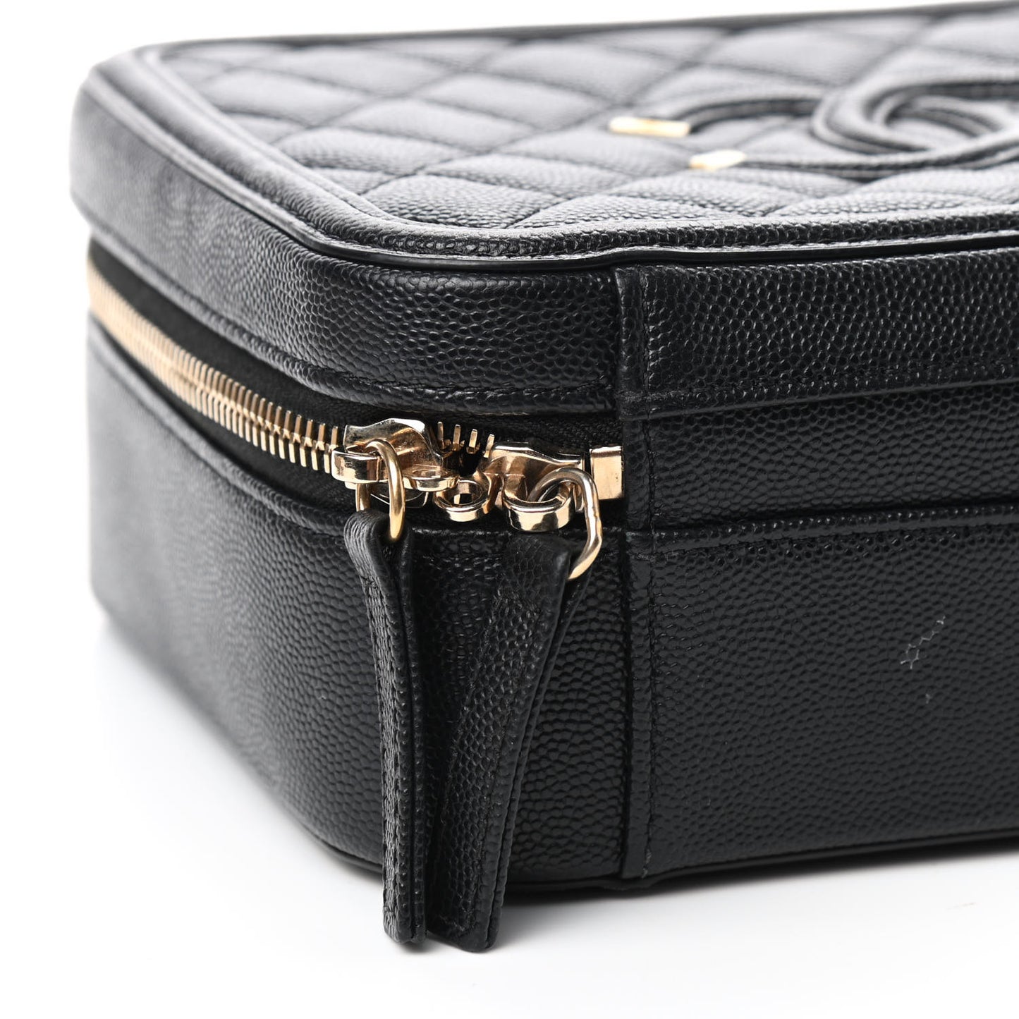 Caviar Quilted Medium CC Filigree Vanity Case Black