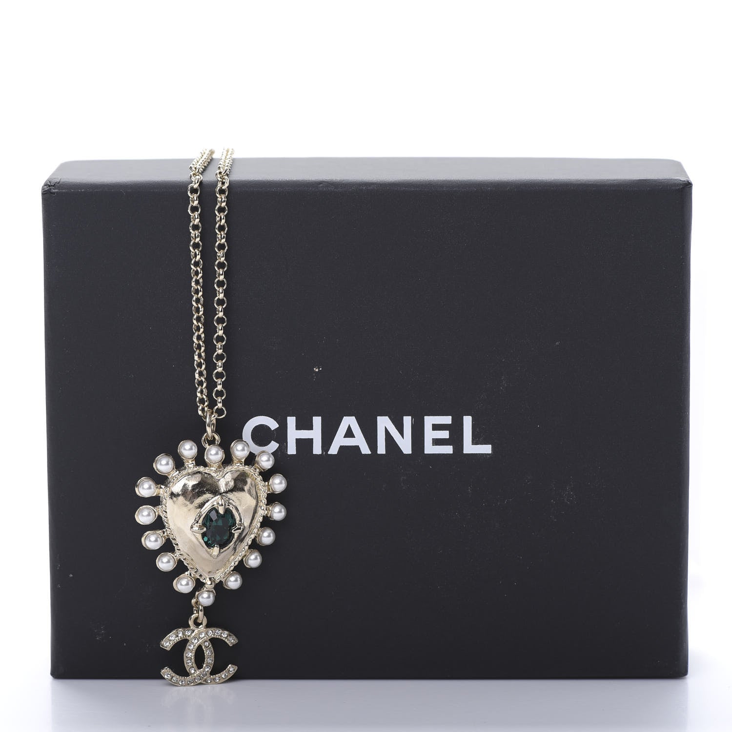 Chanel Pearl CC Chain Heart Medallion Necklace Gold 5 of 5
