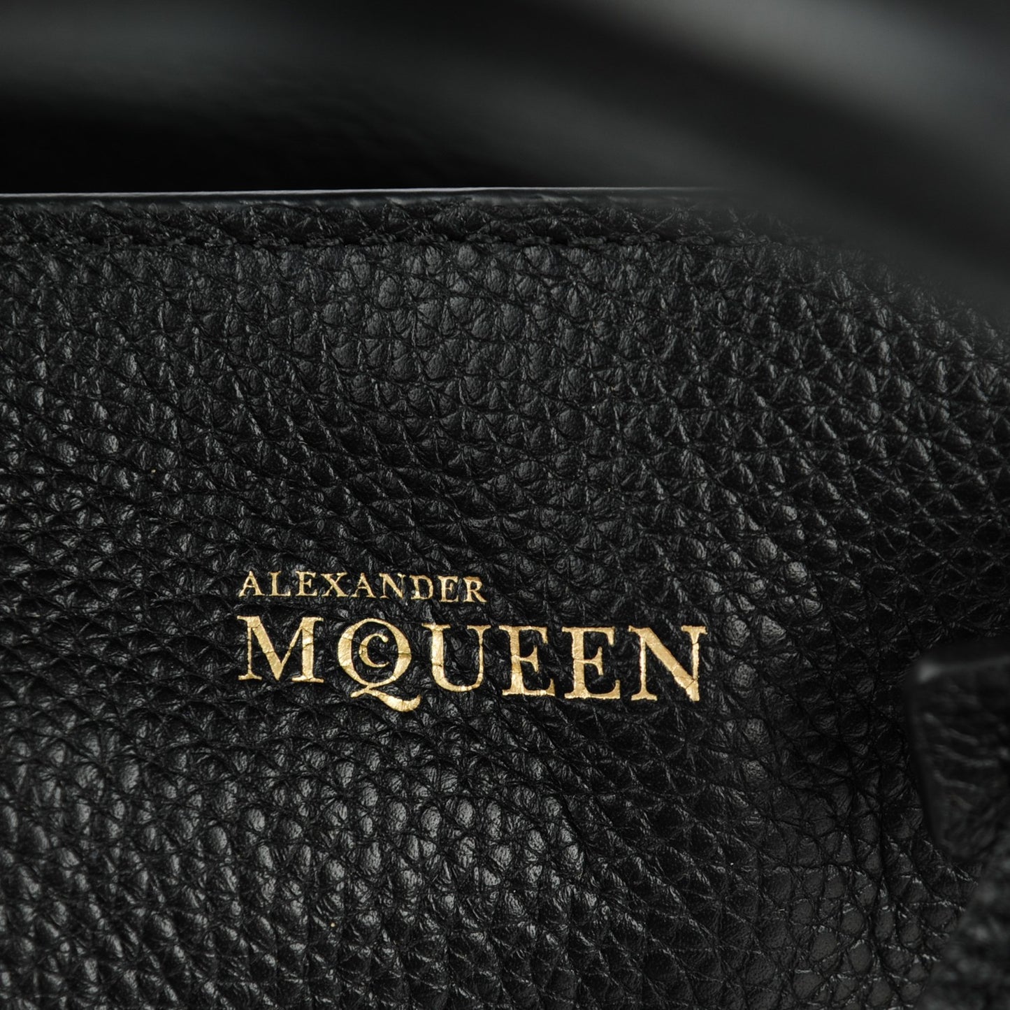 Pebbled Calfskin Medium Skull Padlock Zip Around Tote Black