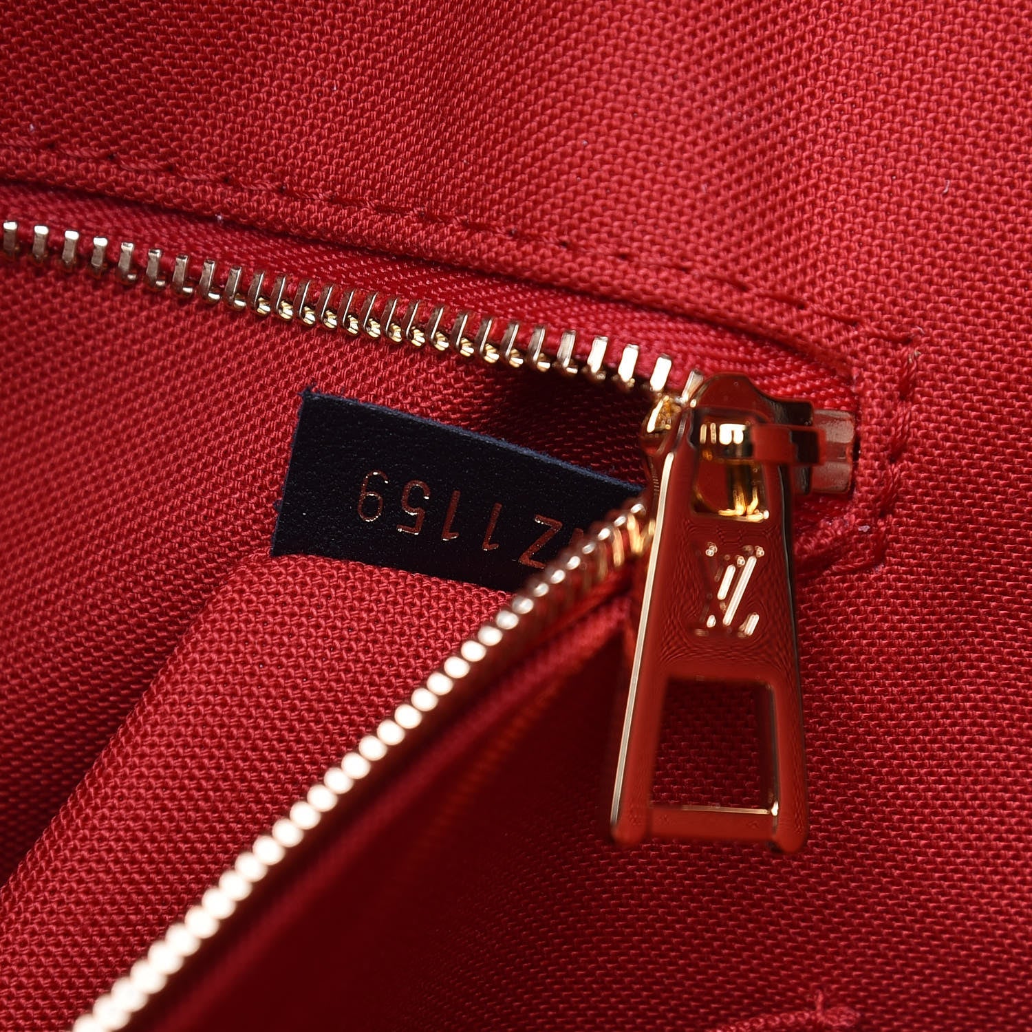 Louis Vuitton Reverse Monogram Giant Onthego GM 8 of 11