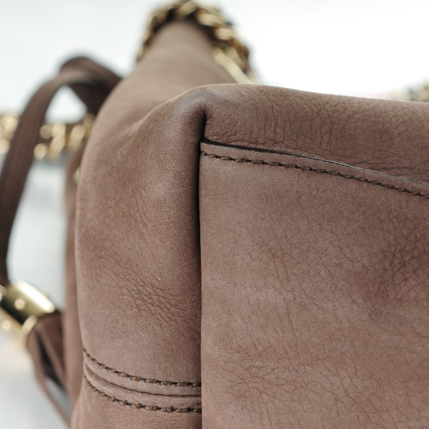 Vitello Range Medium Soho Chain Shoulder Bag Grey Field