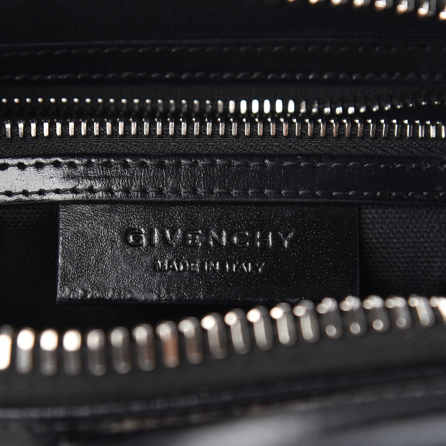Shiny Lord Calfskin Mini Antigona Black