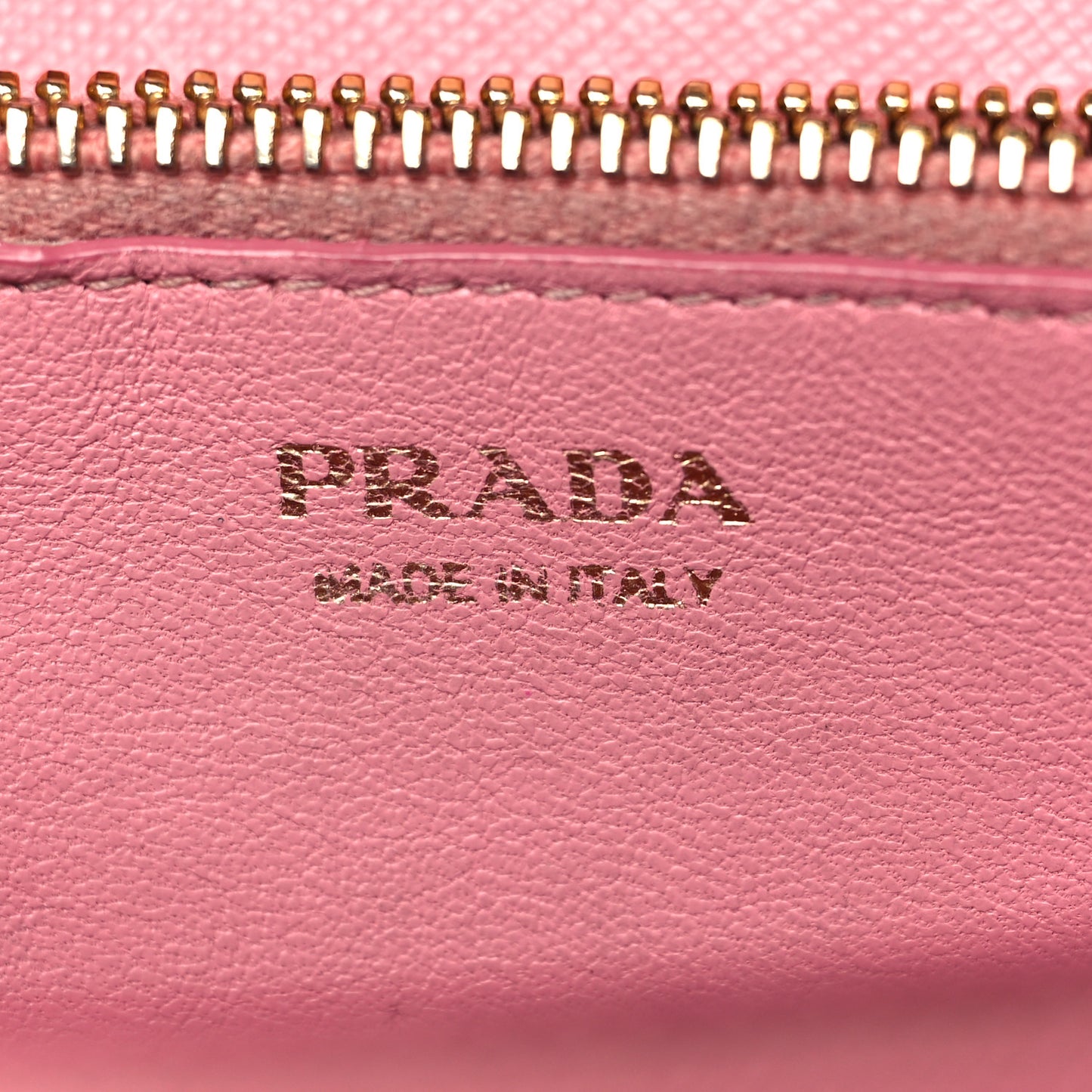 Saffiano Lux Chain Wallet Petalo