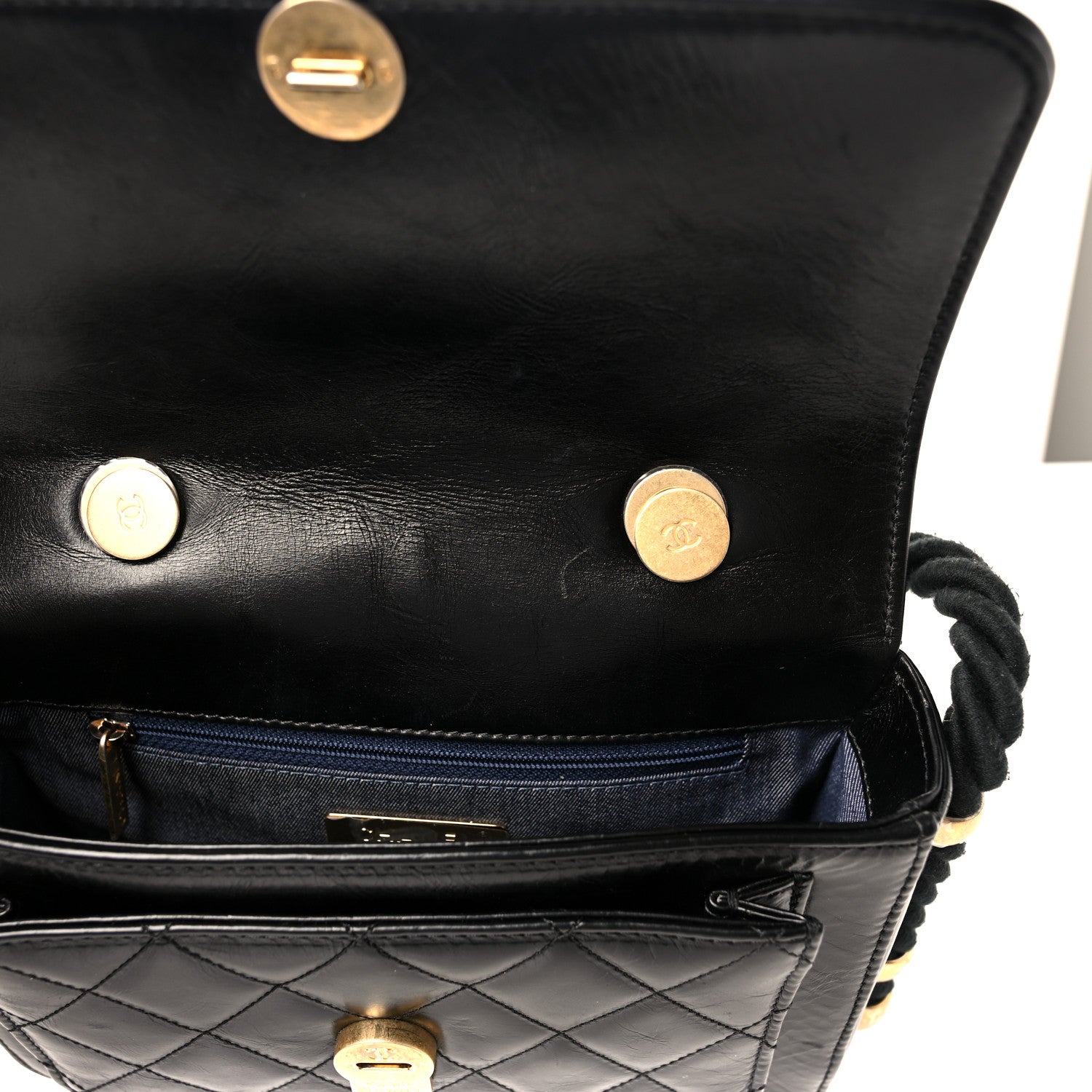 Chanel Crumpled Calfskin En Vogue Rope Flap Black 9 of 11