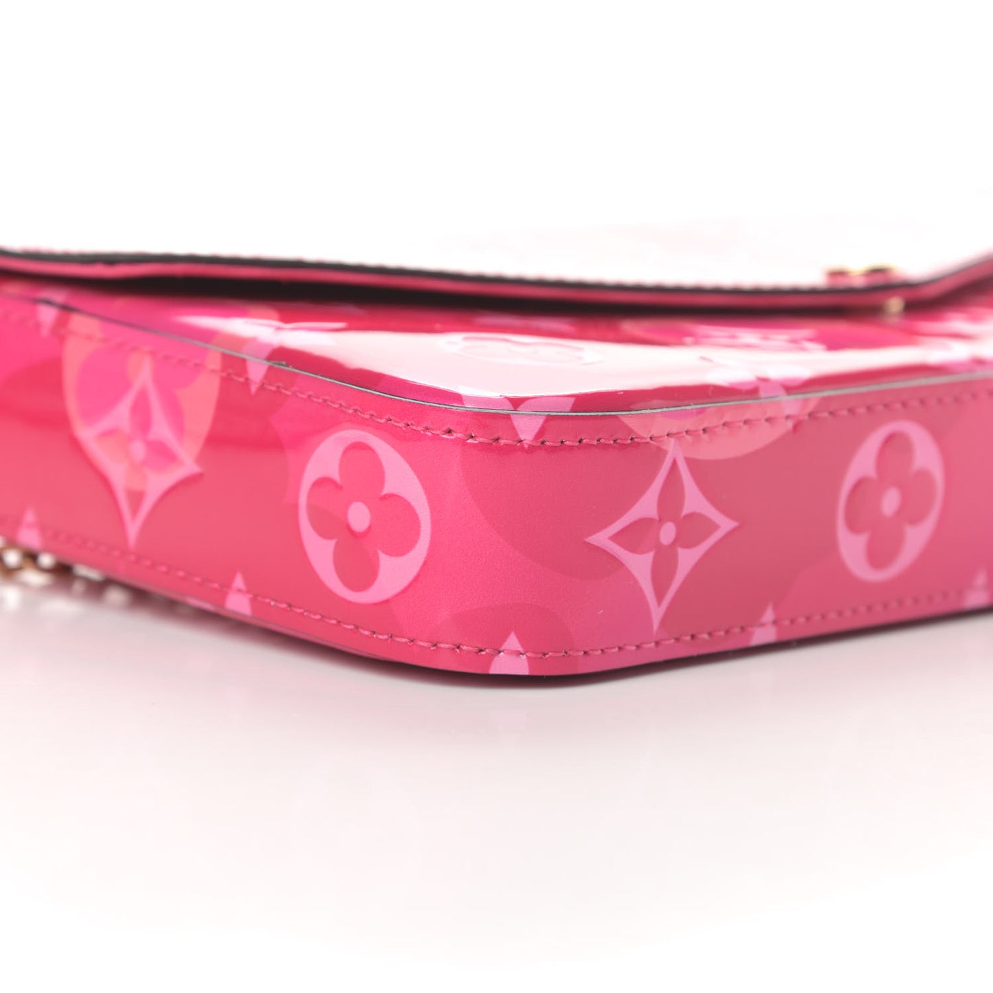 Vernis Valentine Pochette Felicie Chain Wallet Fuchsia