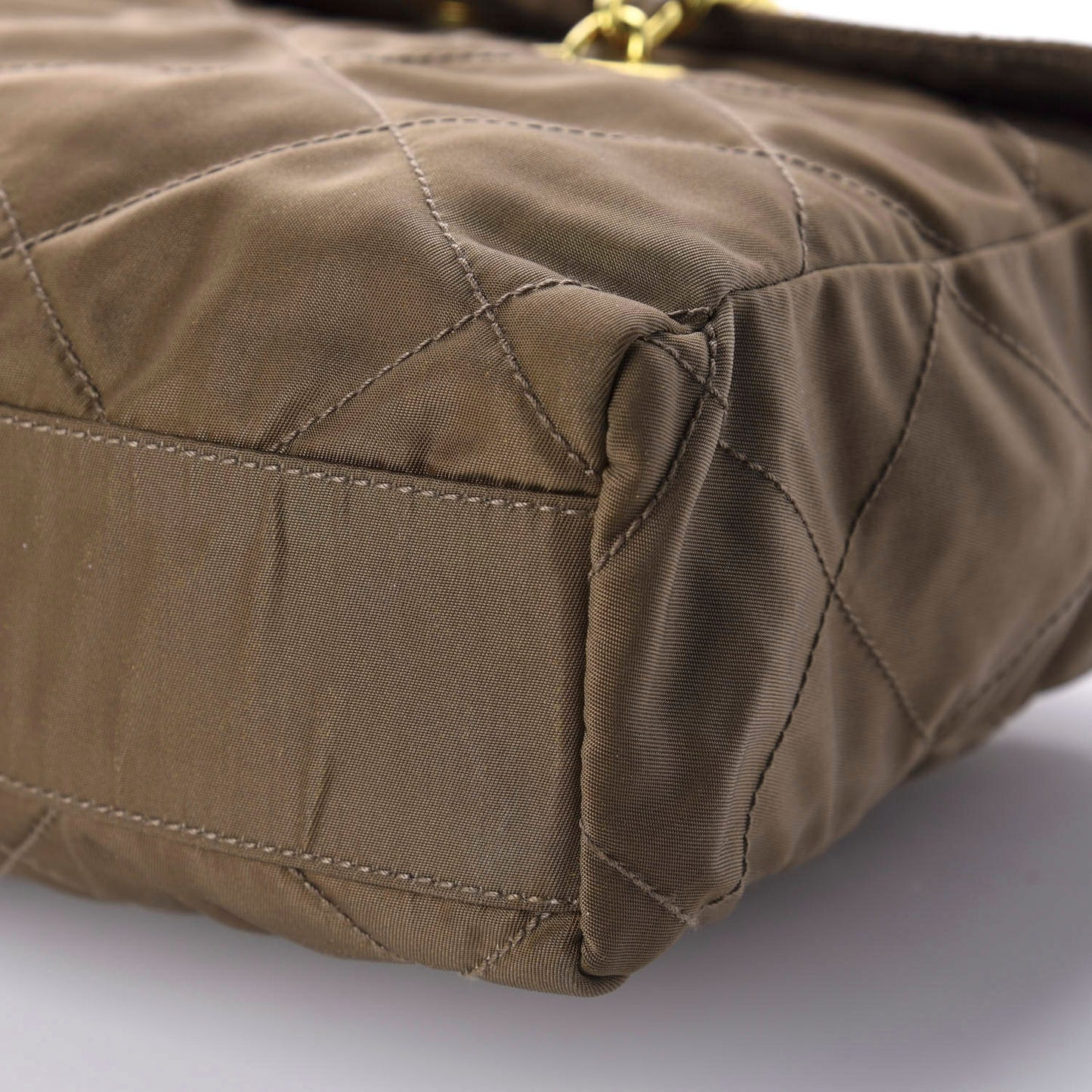 Nylon Tessuto Impuntu Quilted Shoulder Bag Cocco