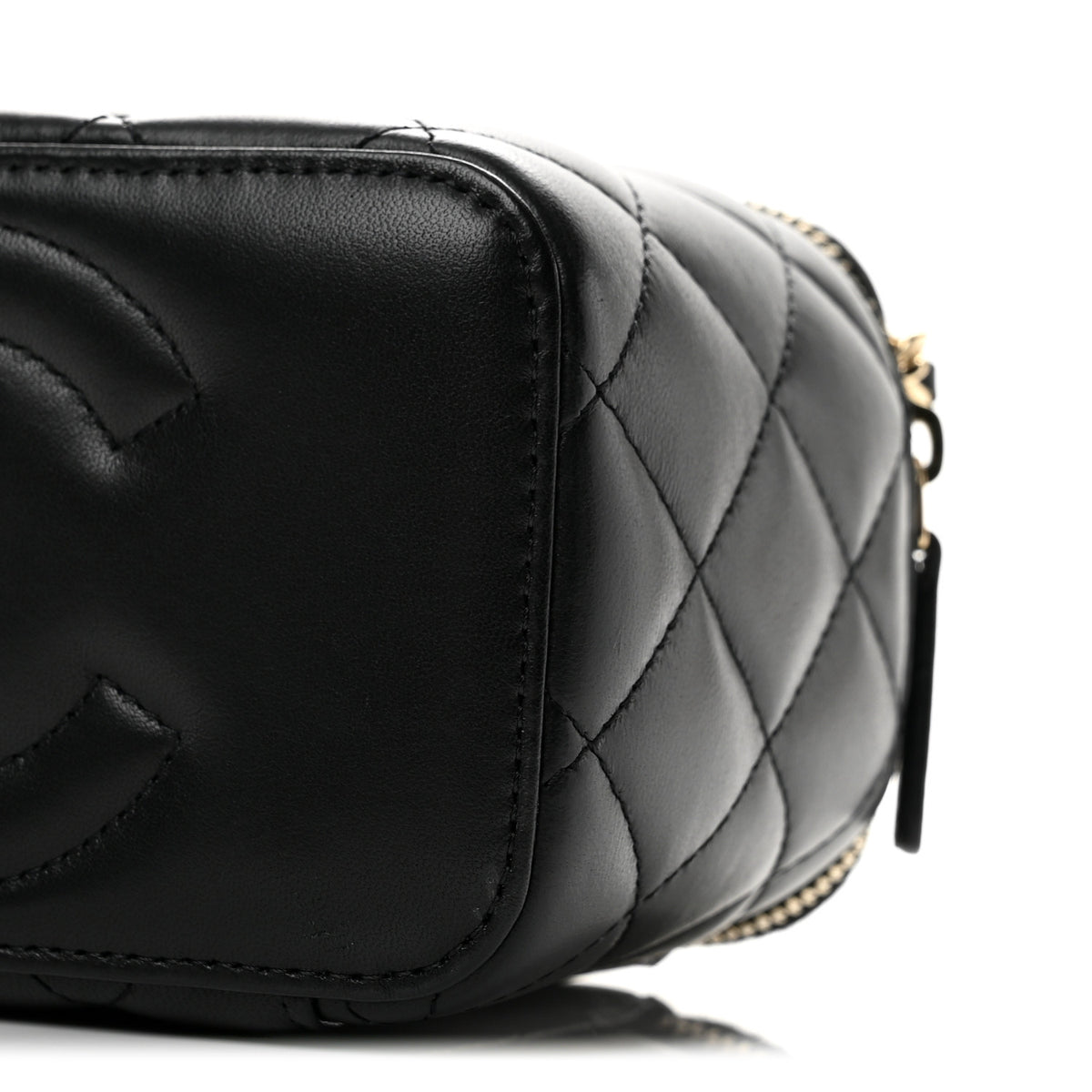 Lambskin Quilted Small Top Handle Vanity Case With Chain Black