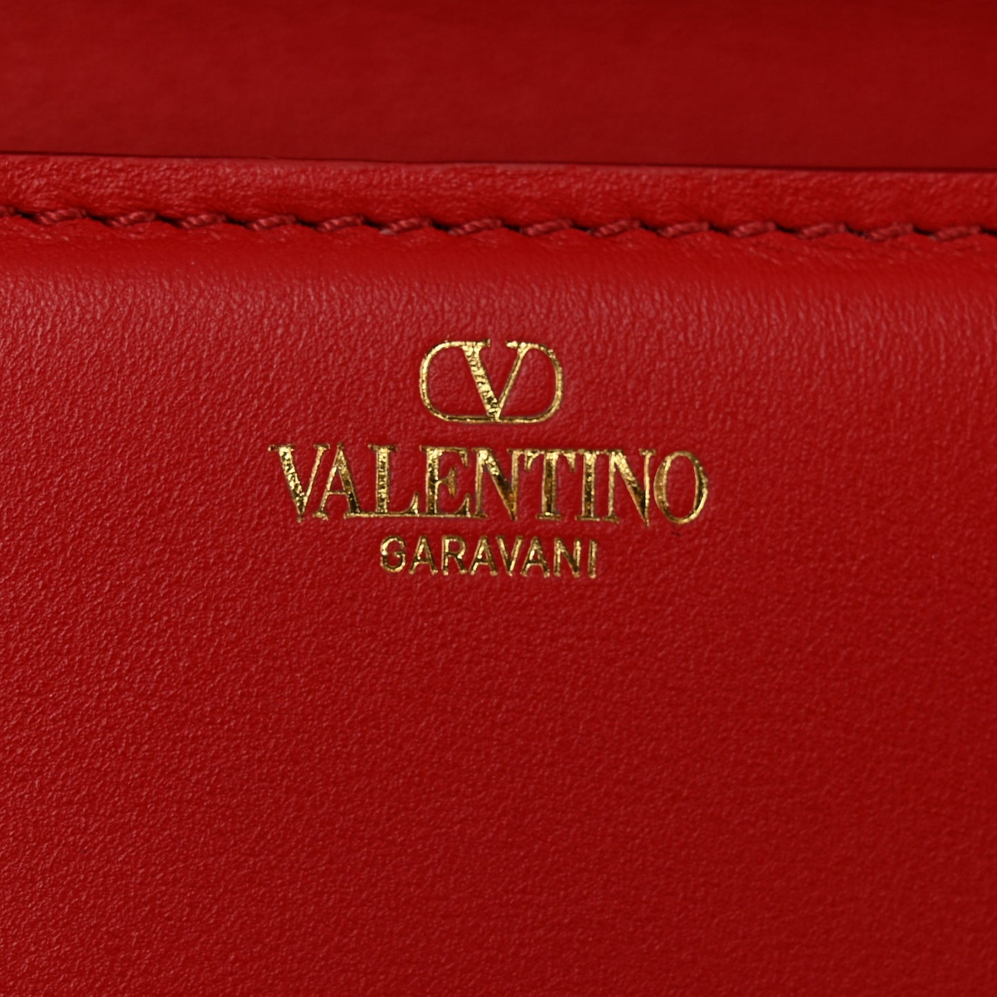 Calfskin Enamel Vlogo Small Loco Shoulder Bag Rouge Pur