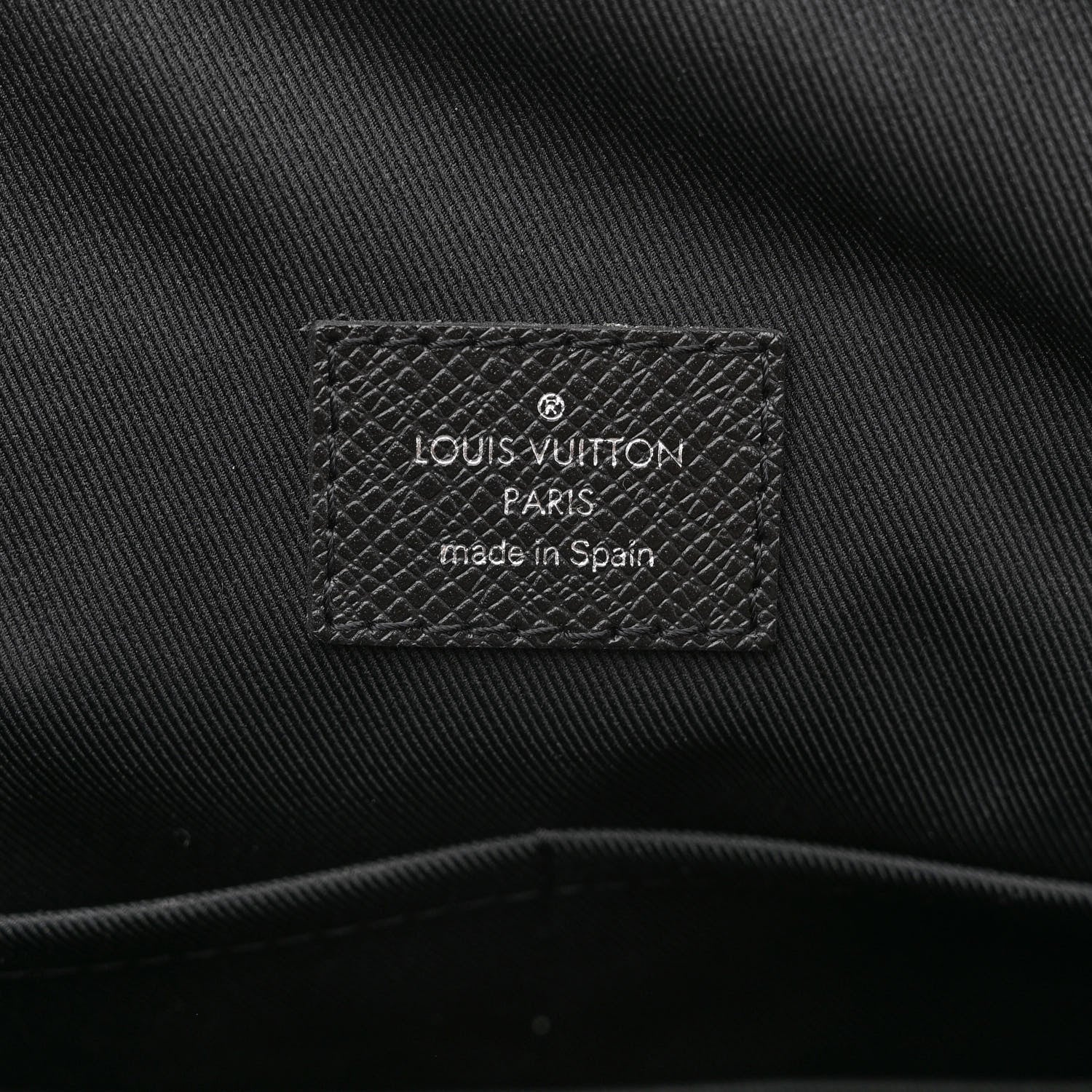 Louis Vuitton Taiga Anton Messenger MM Black 6 of 9