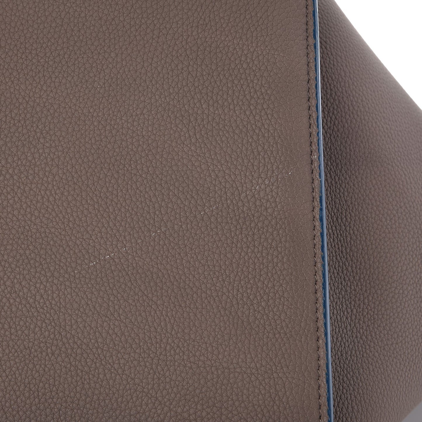 Baby Grained Calfskin Medium Phantom Luggage Taupe