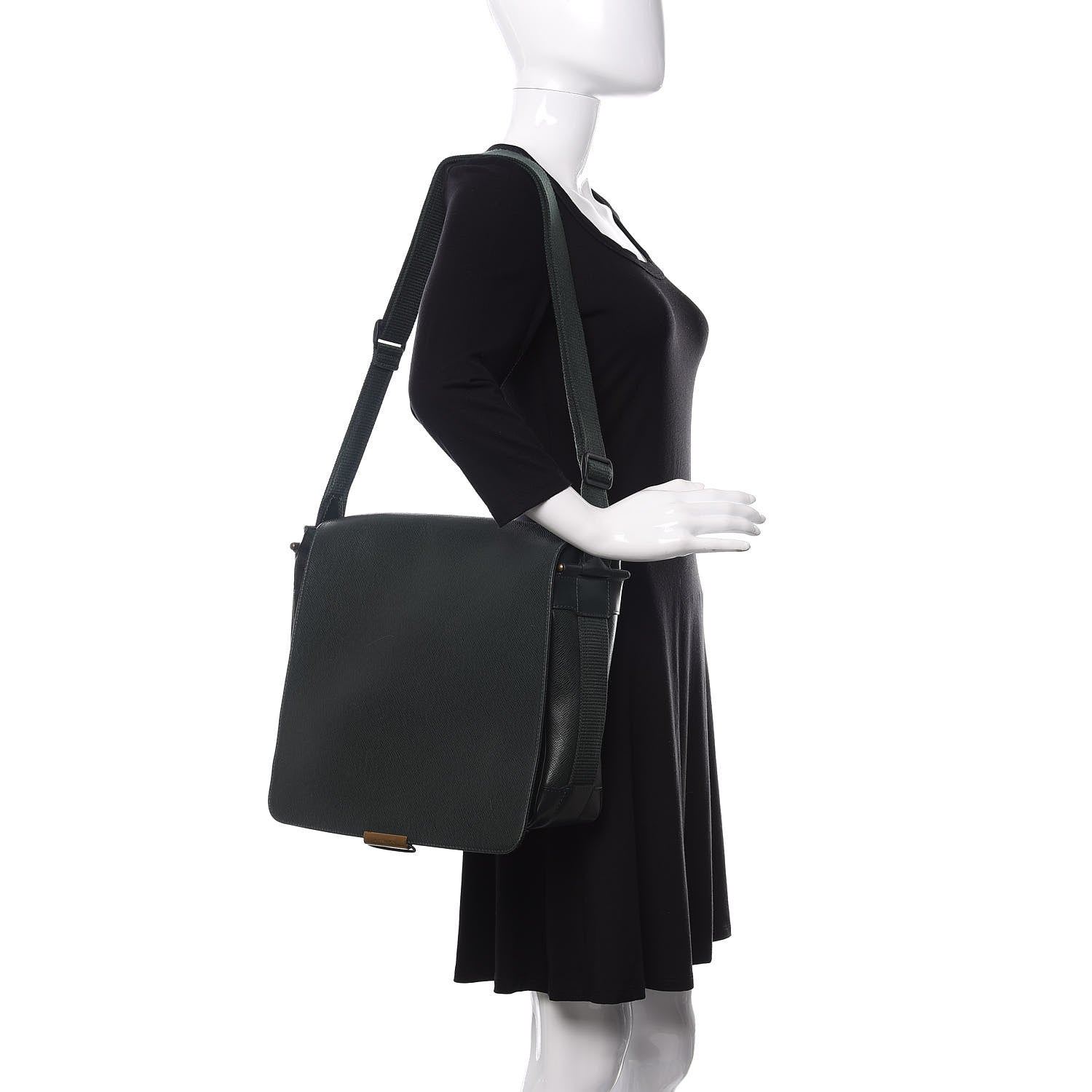 Louis Vuitton Taiga Viktor Messenger Bag Epicea 2 of 11