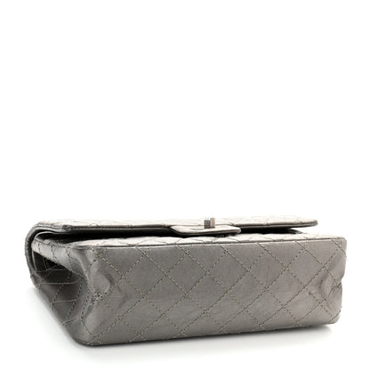 Chanel Metallic Aged Calfskin 2.55 Reissue 225 Flap Silver 4 of 10