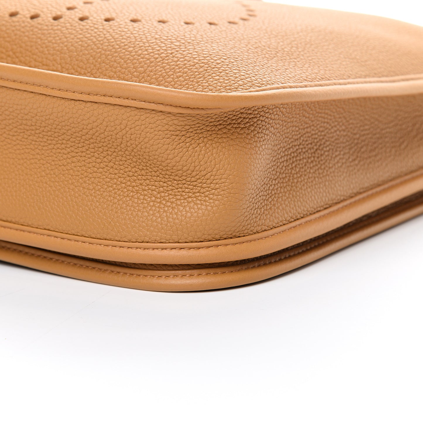 Taurillon Maurice Evelyne III PM Sesame