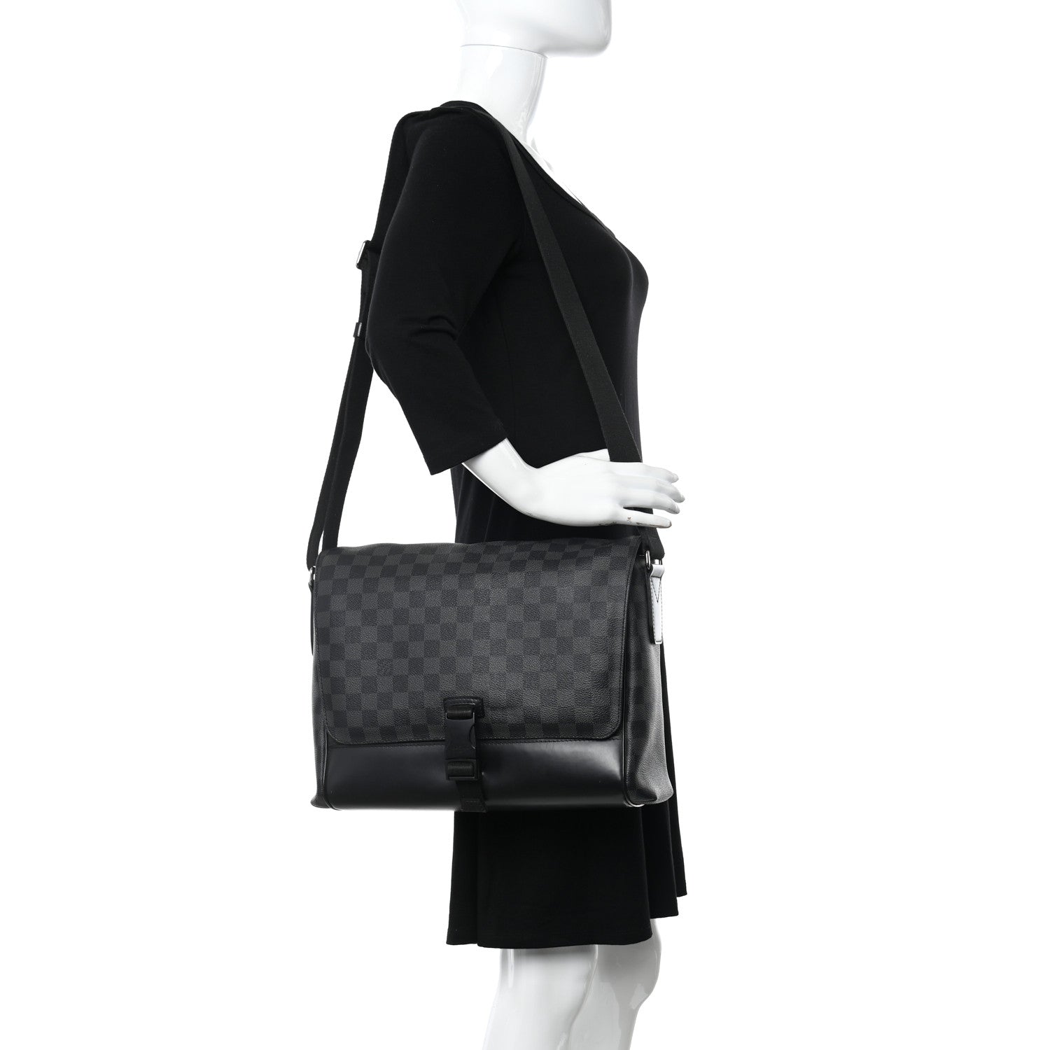 Louis Vuitton Damier Graphite Skyline Messenger MM 2 of 12