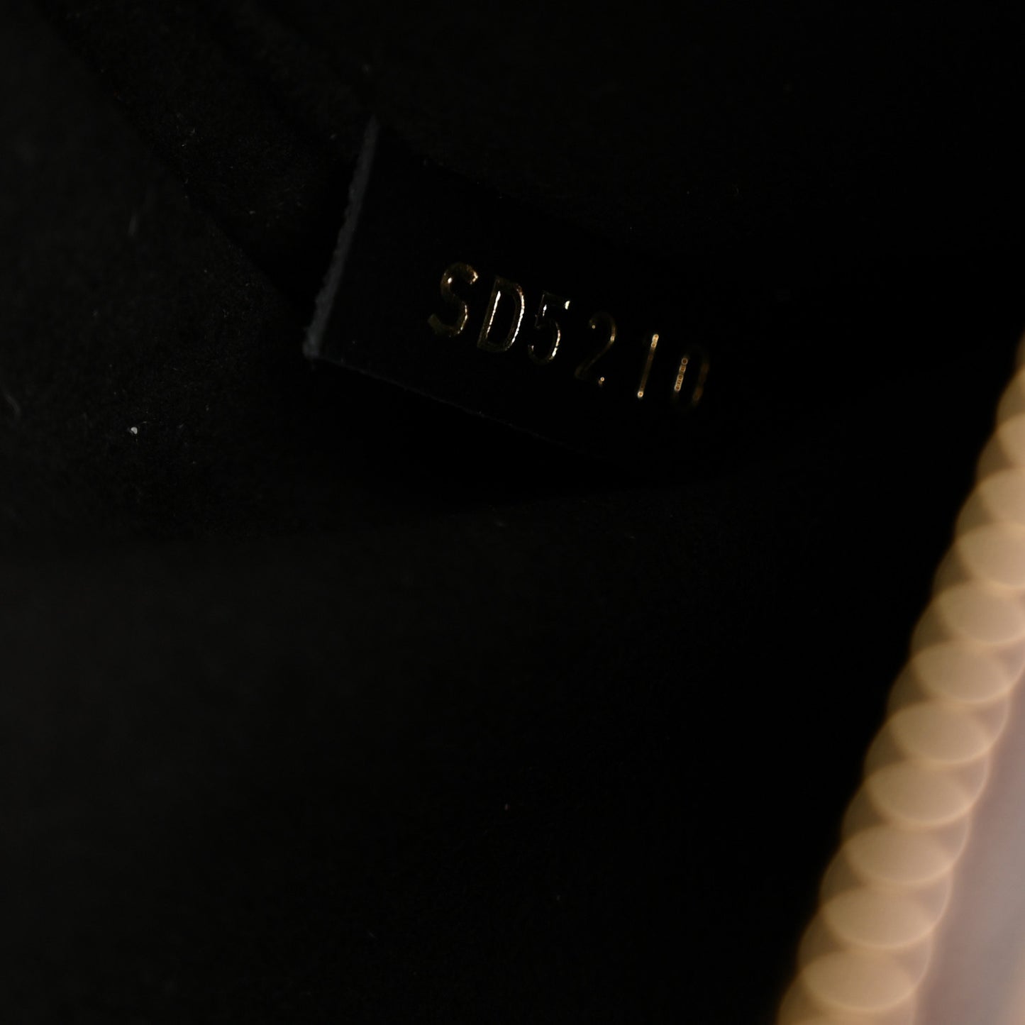 Reverse Monogram Pochette Metis