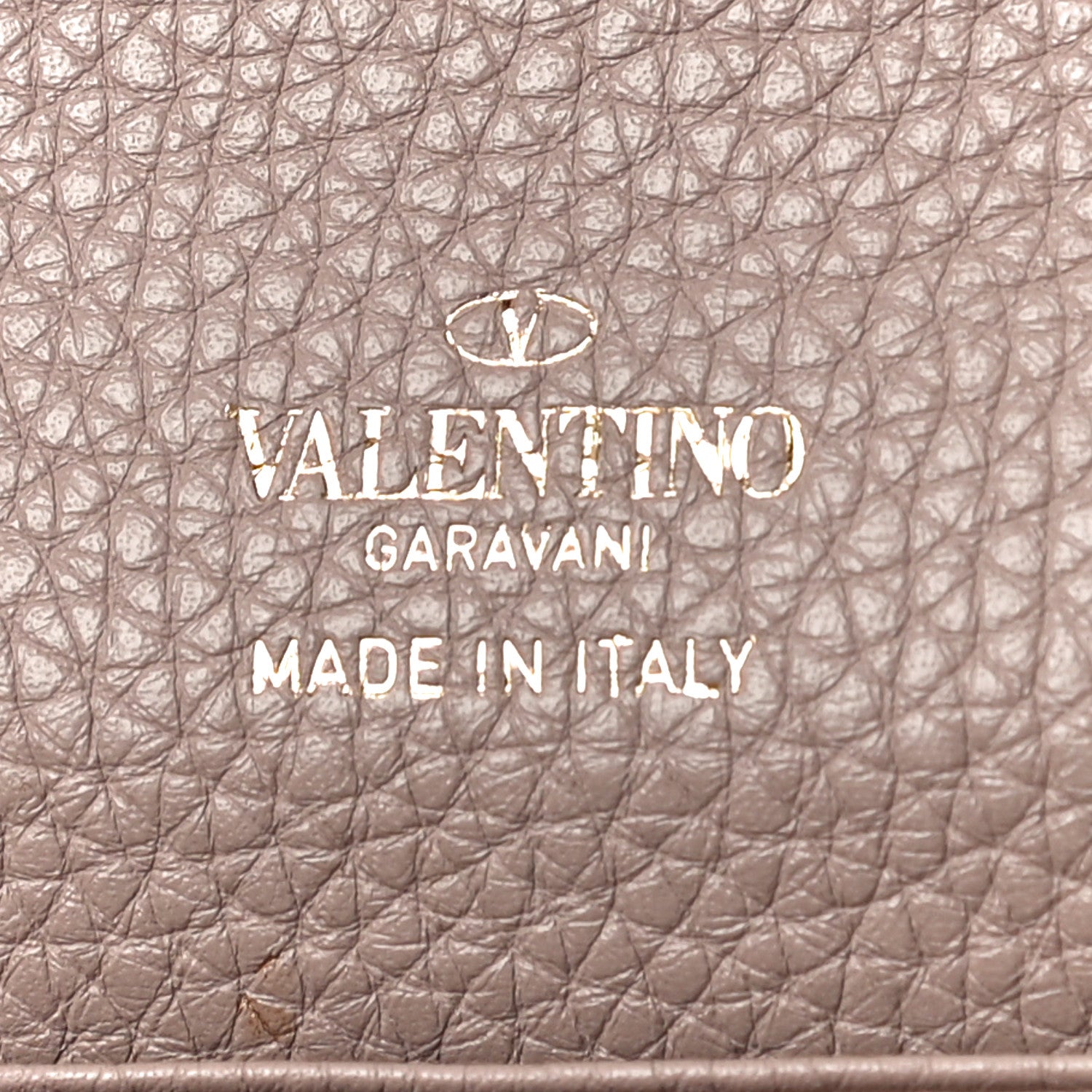 Valentino Garavani Pebbled Calfskin Rockstud Flip Lock Wallet On Chain Poudre 6 of 9