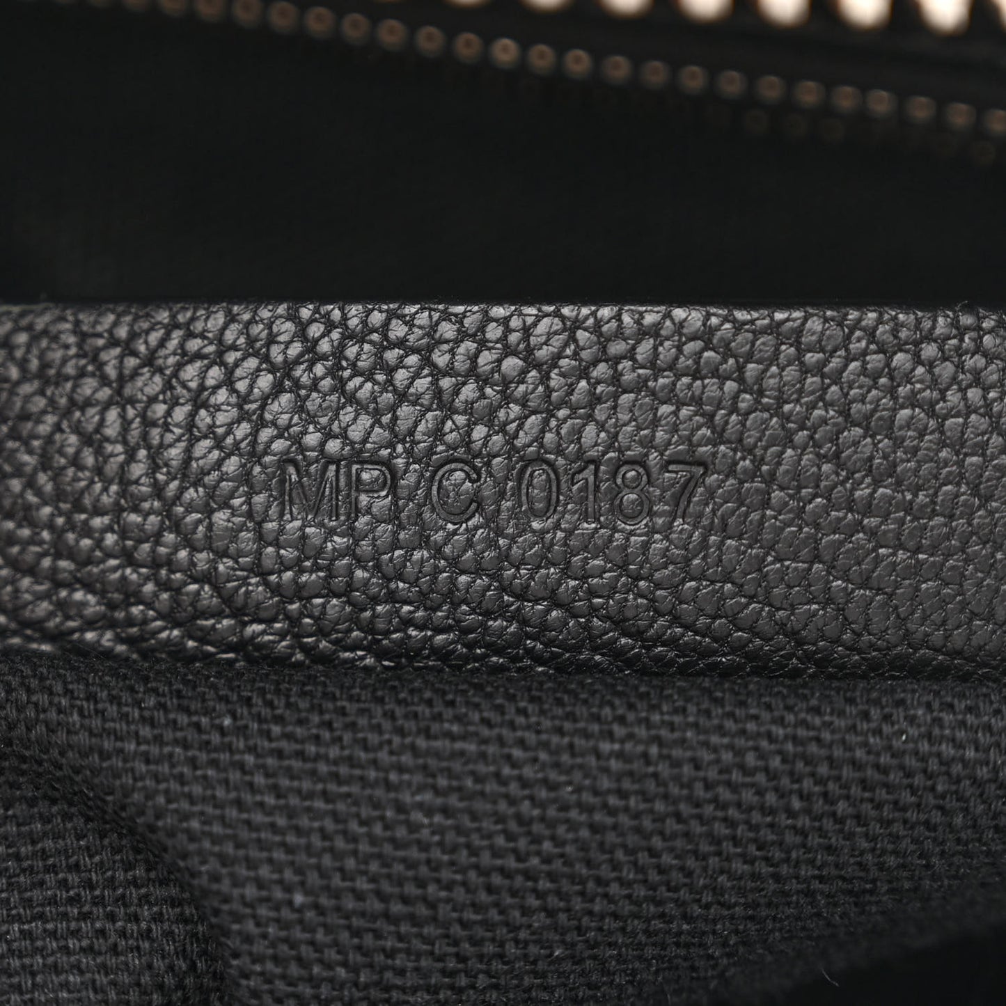 Sugar Goatskin Medium Antigona Black