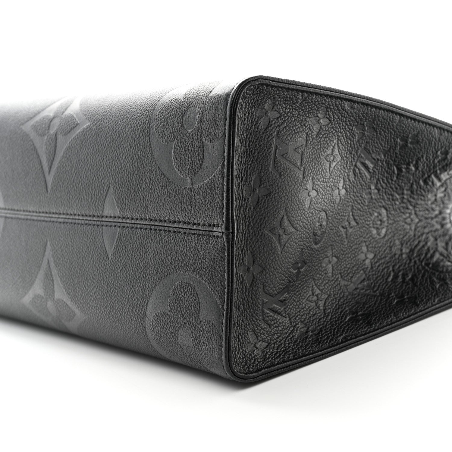 Louis Vuitton Empreinte Monogram Giant OnTheGo MM Black 9 of 9