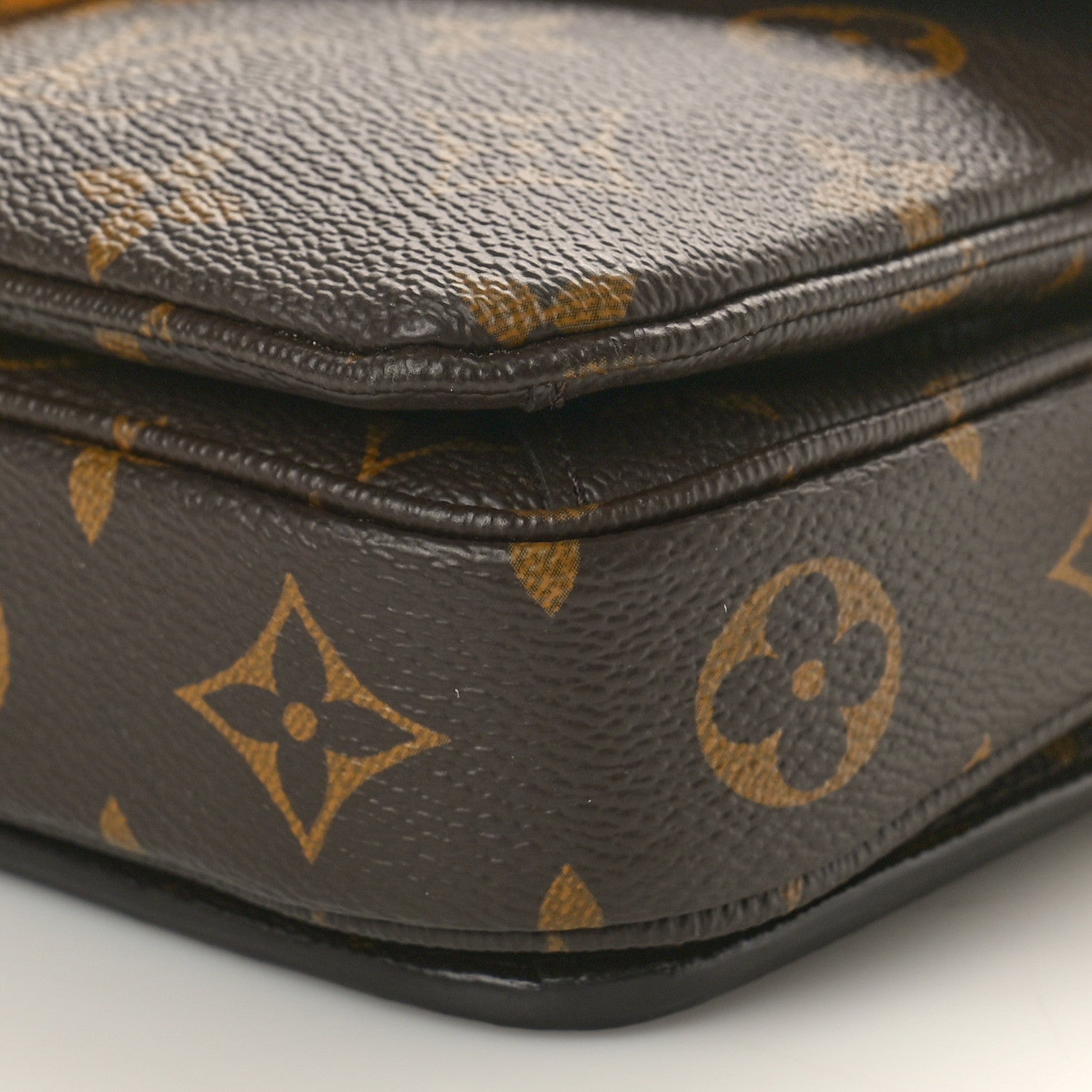 Louis Vuitton Monogram Pochette Metis East West 9 of 10