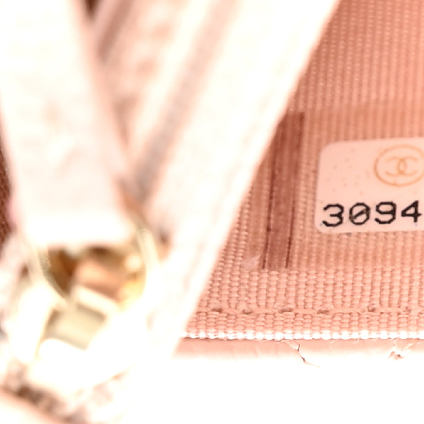 Caviar Quilted Wallet On Chain WOC Light Pink
