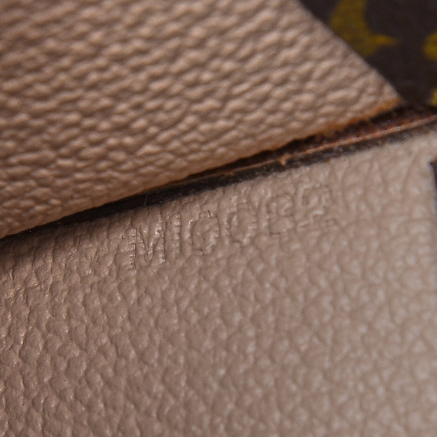 Louis Vuitton Monogram Sac Plat 7 of 8