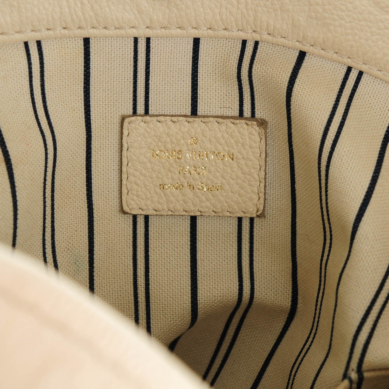 Louis Vuitton Empreinte Artsy MM Neige 6 of 9