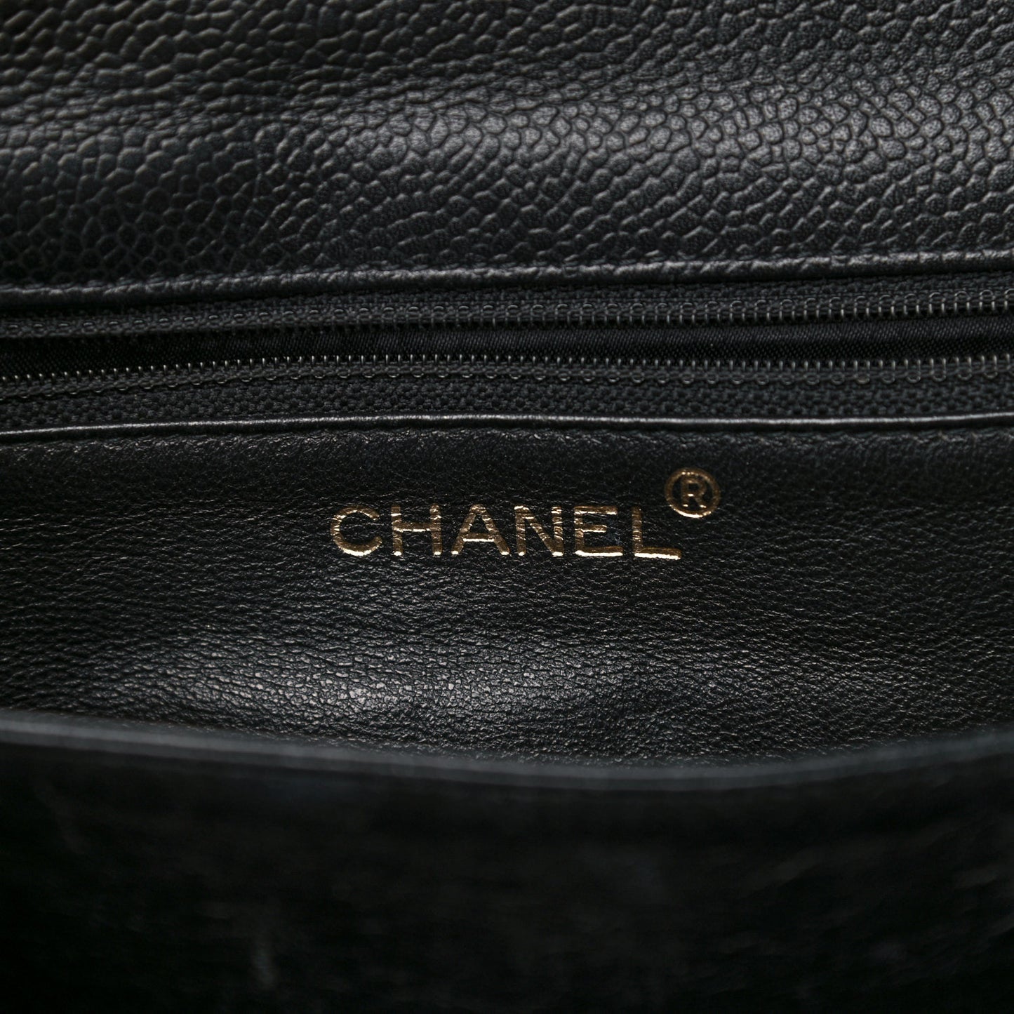 Caviar Medium Shoulder Bag Black