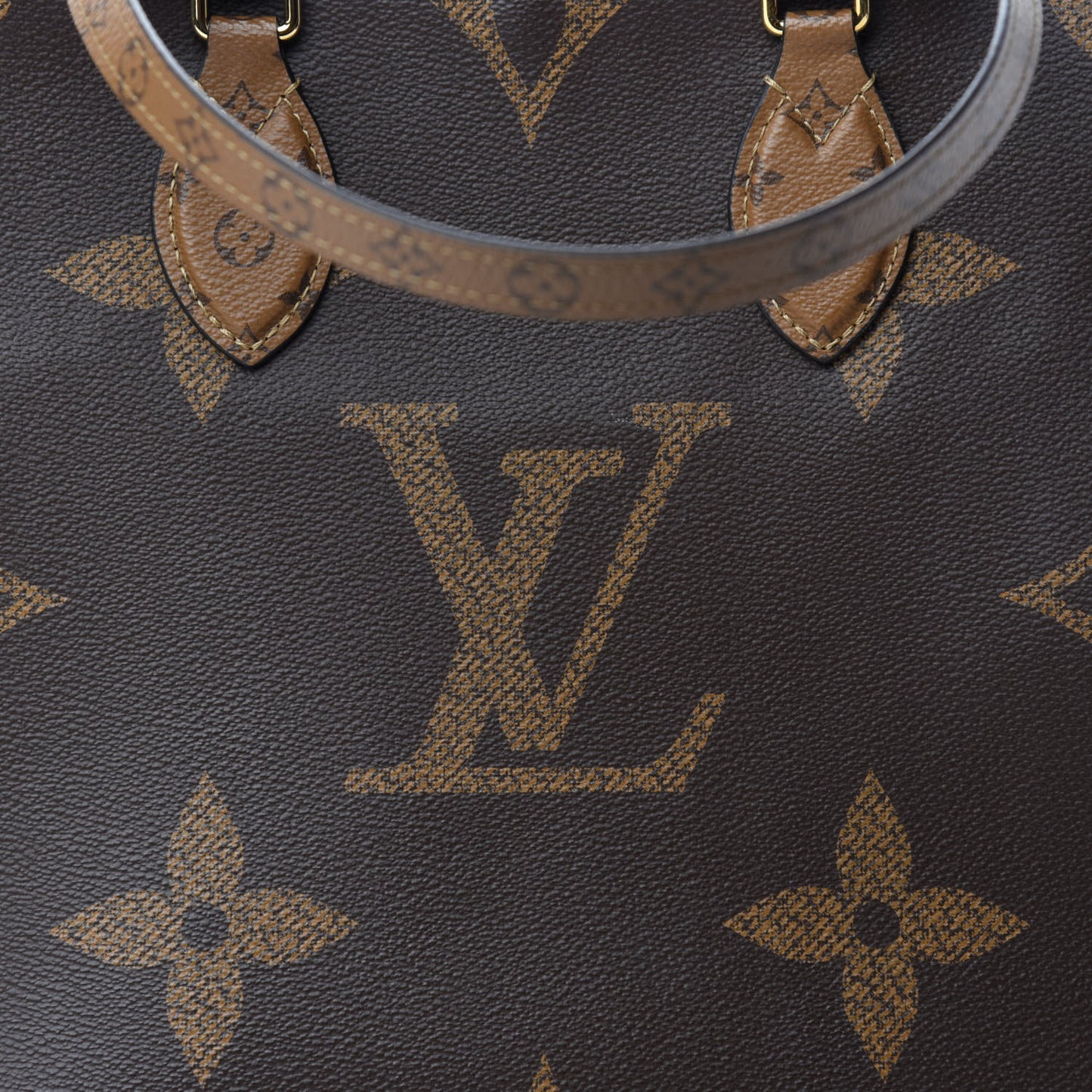 Reverse Monogram Giant Onthego MM