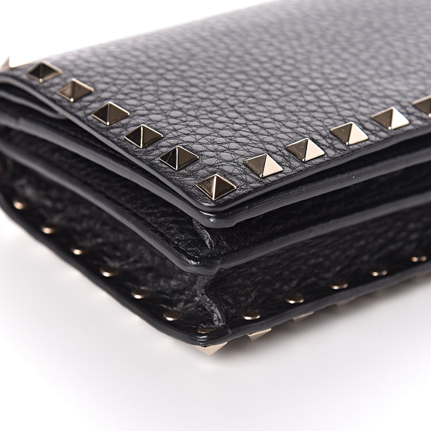 Pebbled Calfskin Rockstud Wallet on Chain Black