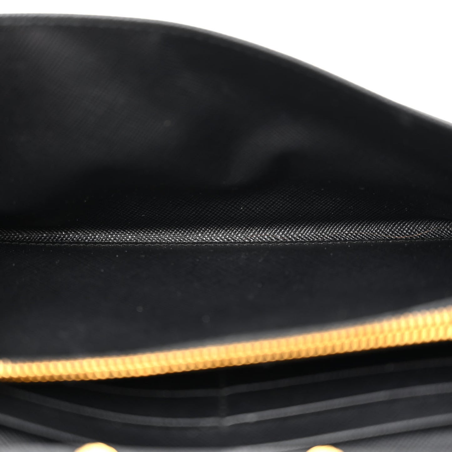 Saffiano Metal Oro Chain Wallet Black