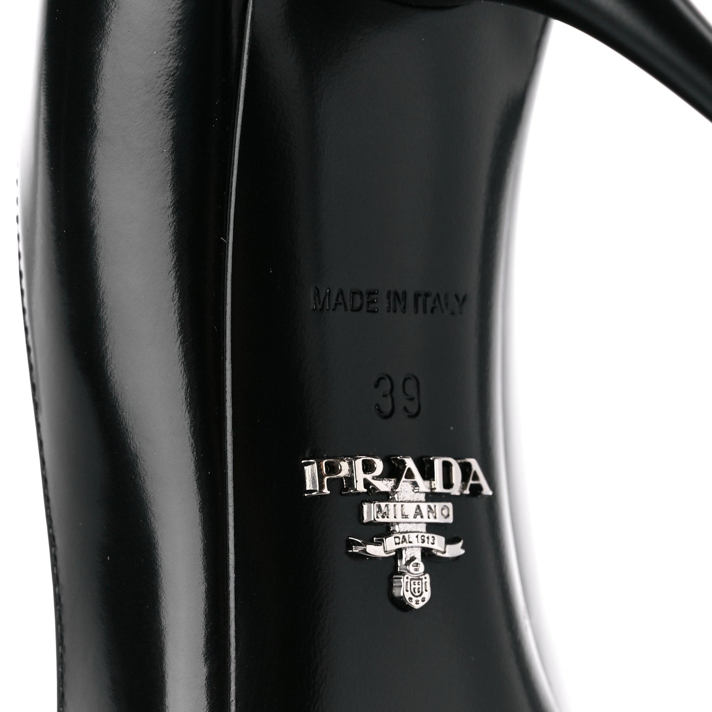 Spazzolato Metal Triangle Logo Pointed Toe 85mm Pumps 39 Black