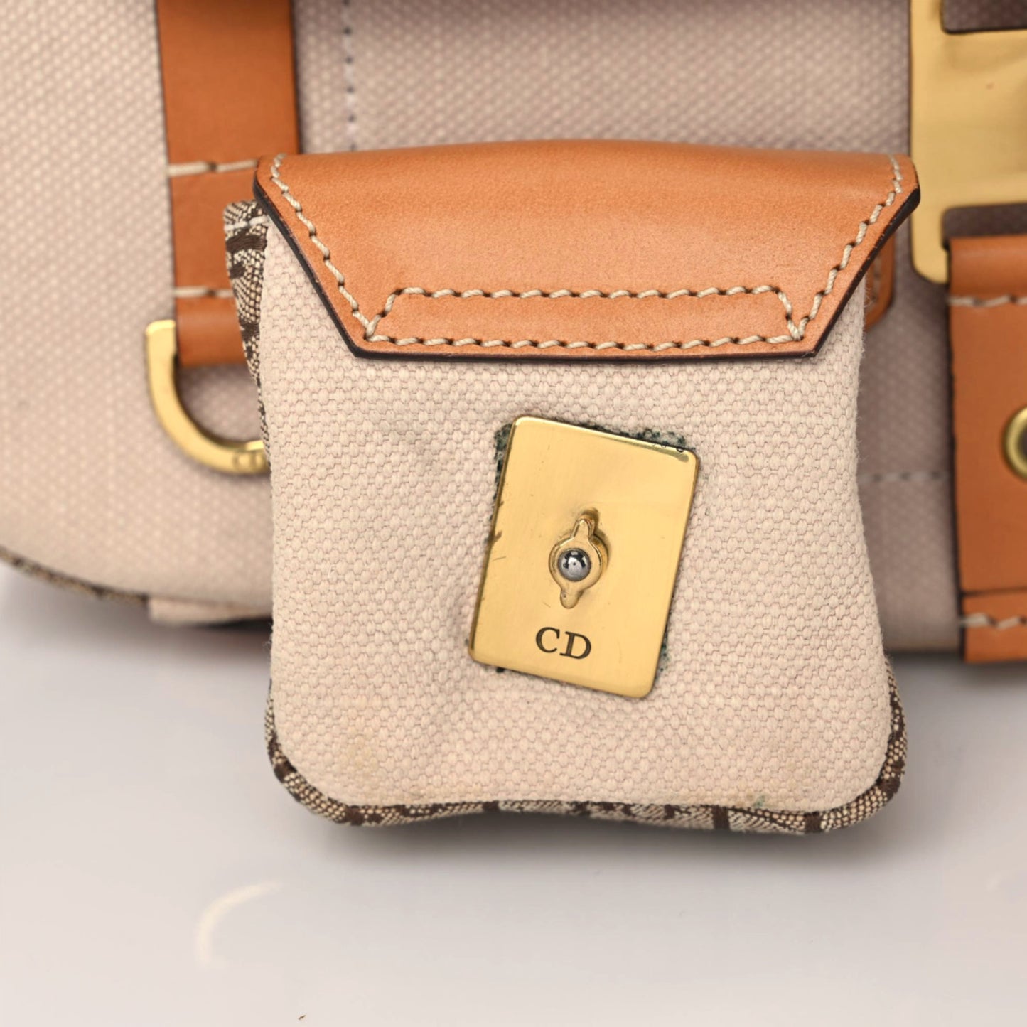 Canvas Calfskin Street Chic Shoulder Bag Pink
