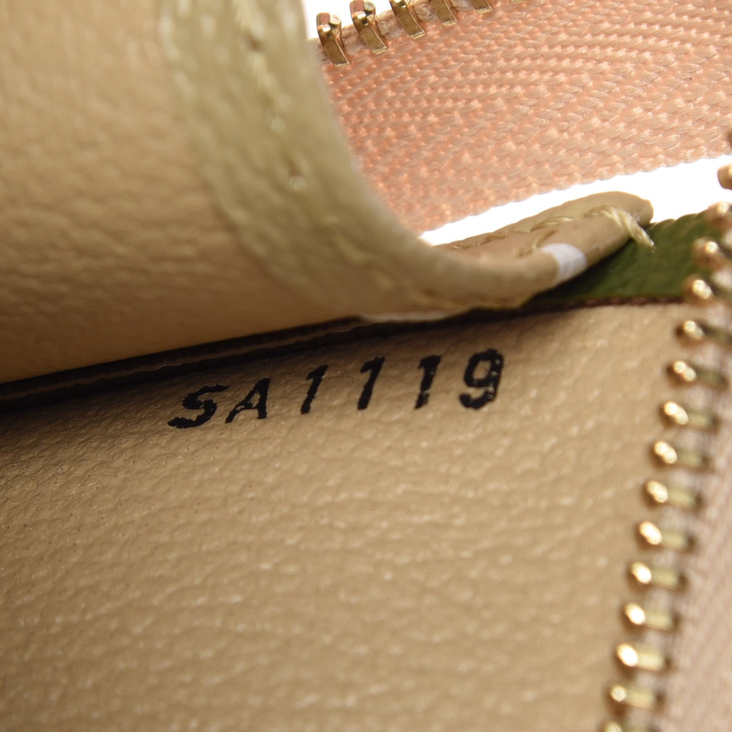 Louis Vuitton Monogram Giant Toiletry Pouch 26 Kaki 9 of 9