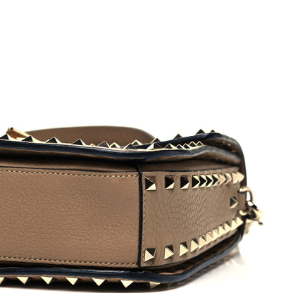 Valentino Garavani Pebbled Calfskin Medium Rockstud Flap Saddle Bag Nocciola 7 of 8