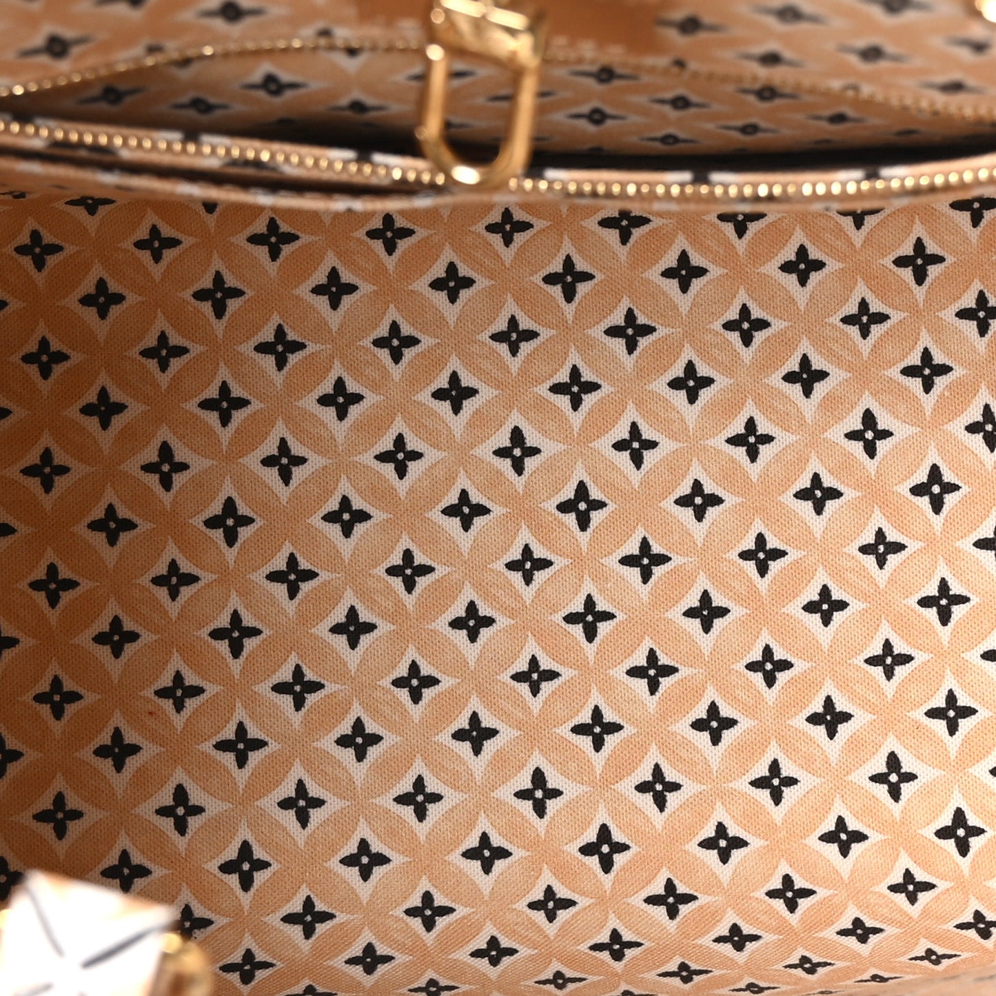 Monogram Giant By The Pool 2.0 Onthego MM Beige