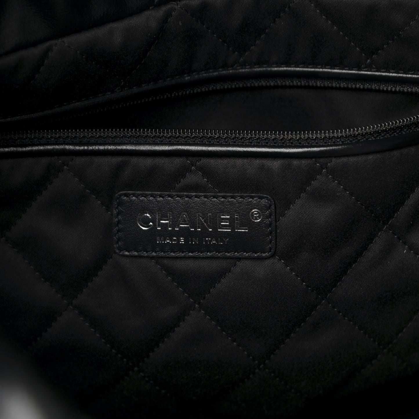 Shiny Calfskin Quilted Chanel 22 So Black