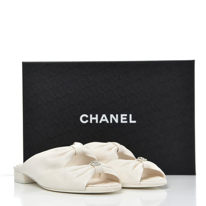 Chanel Lambskin Pearl Bow CC Flat Sandals 39.5 White 15 of 15