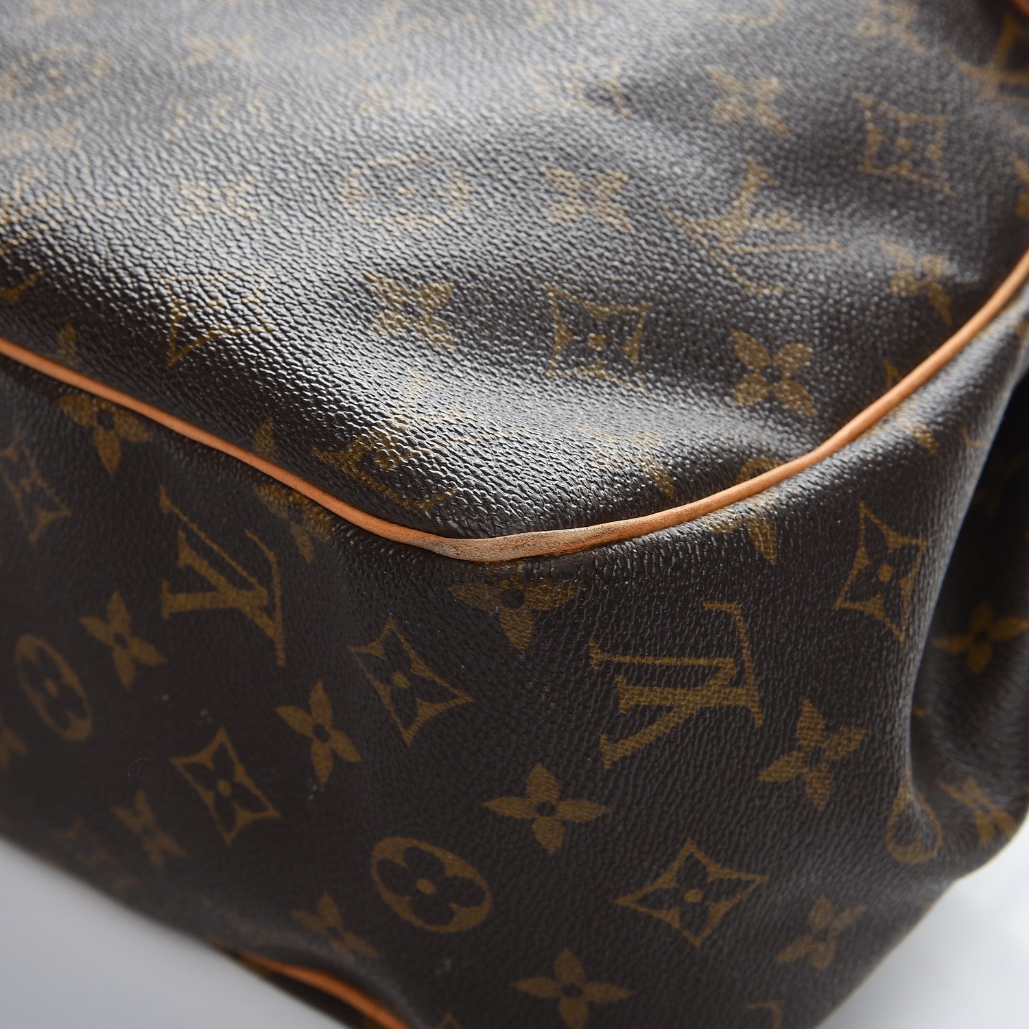 Louis Vuitton Monogram Batignolles Horizontal 15 of 17
