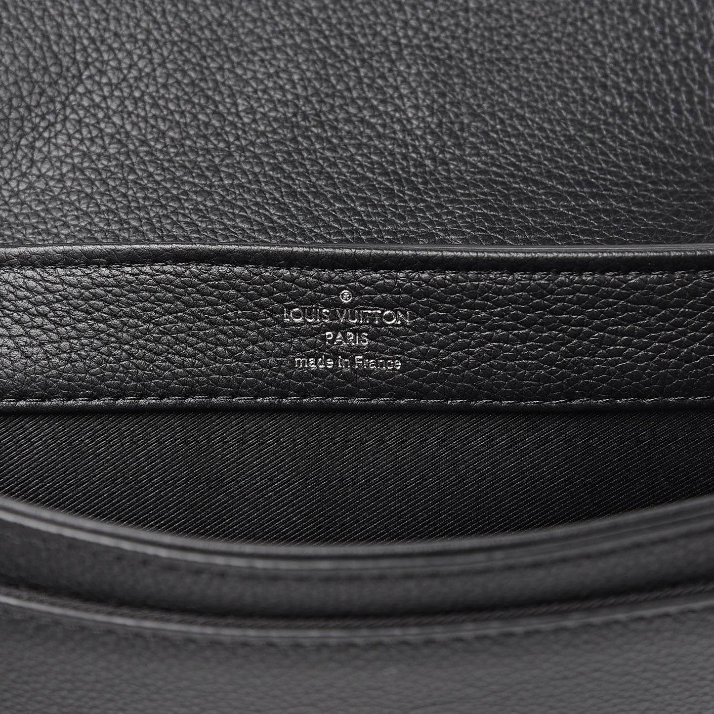 Calfskin Lockme II Chain Bag BB Black