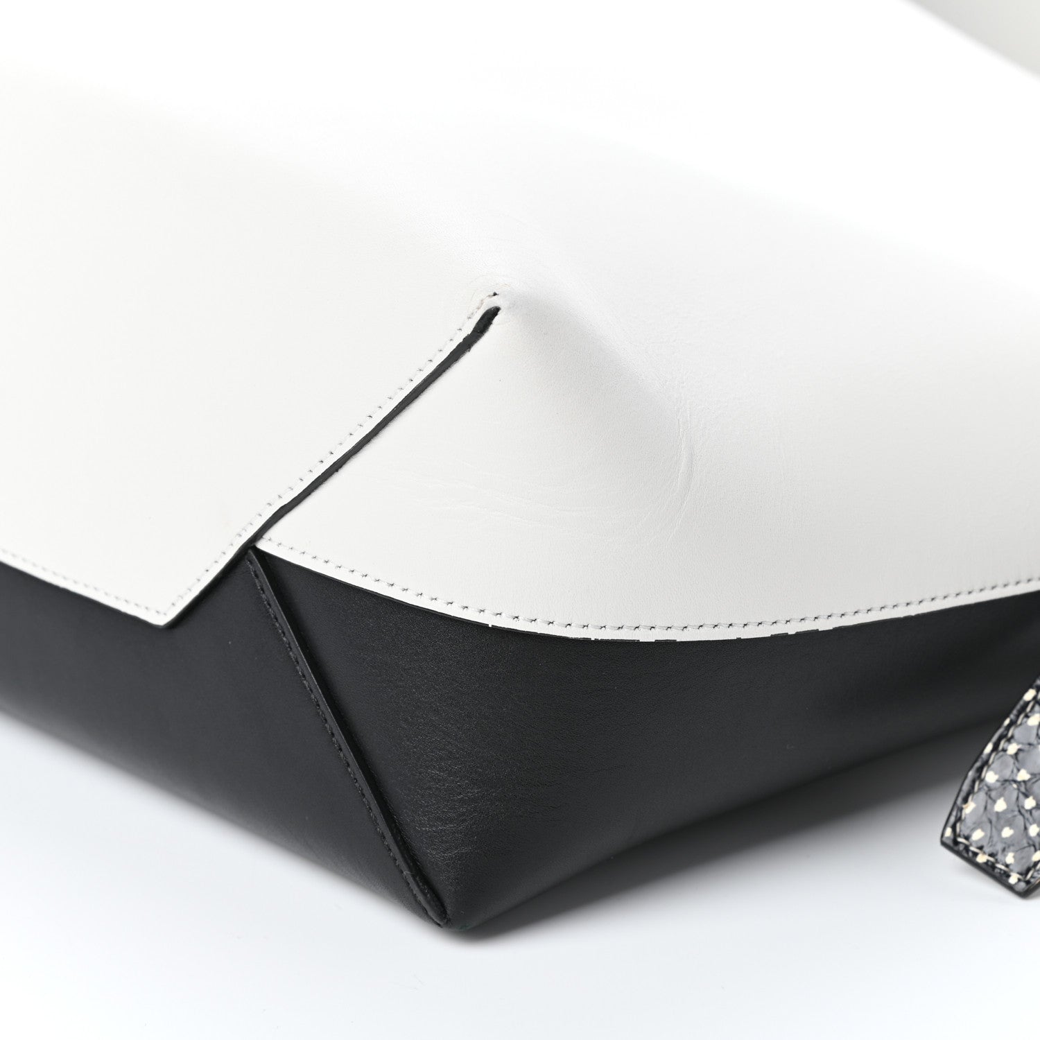 Celine Shiny Smooth Calfskin Small Twisted Cabas White Black 10 of 10