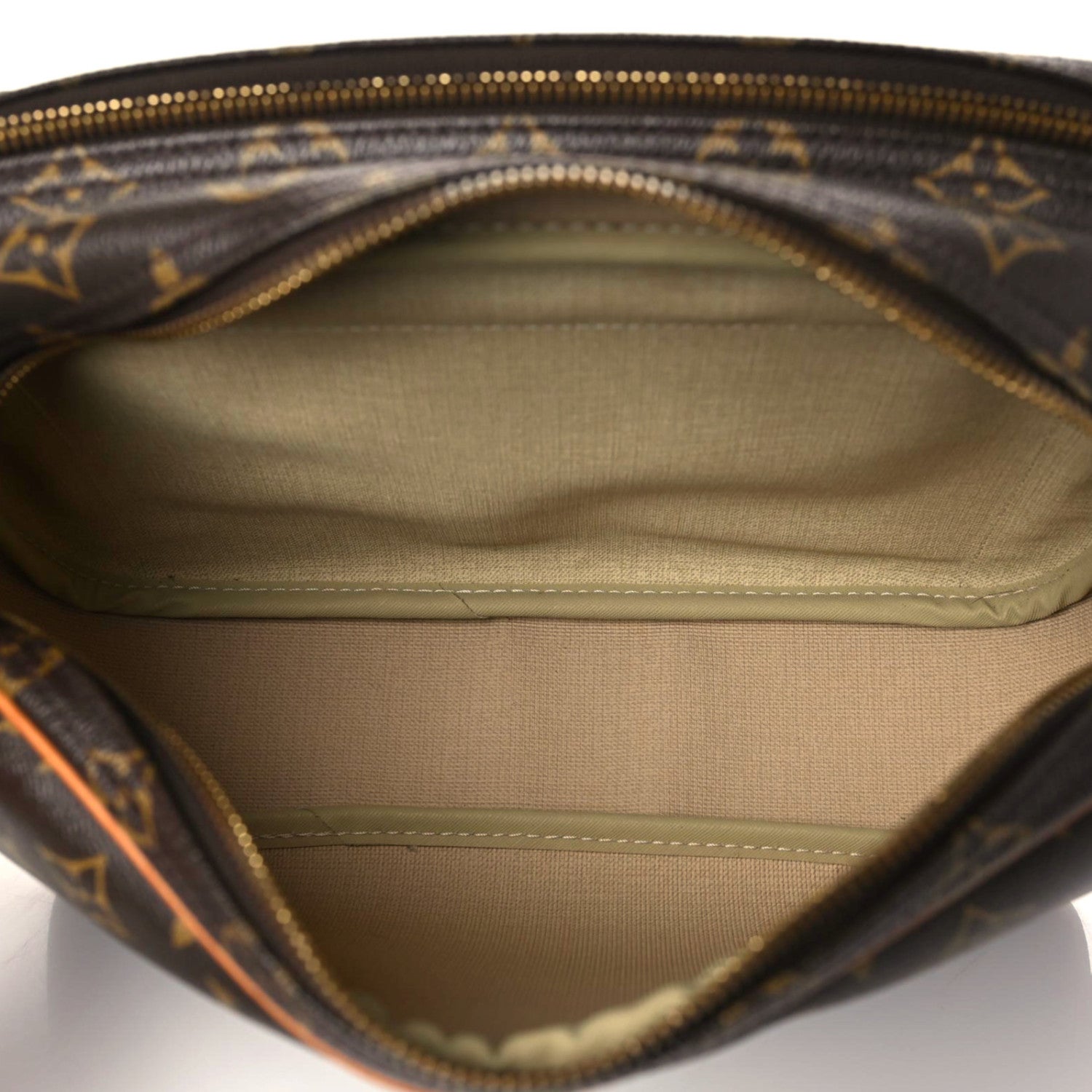 Louis Vuitton Monogram Reporter PM 7 of 10