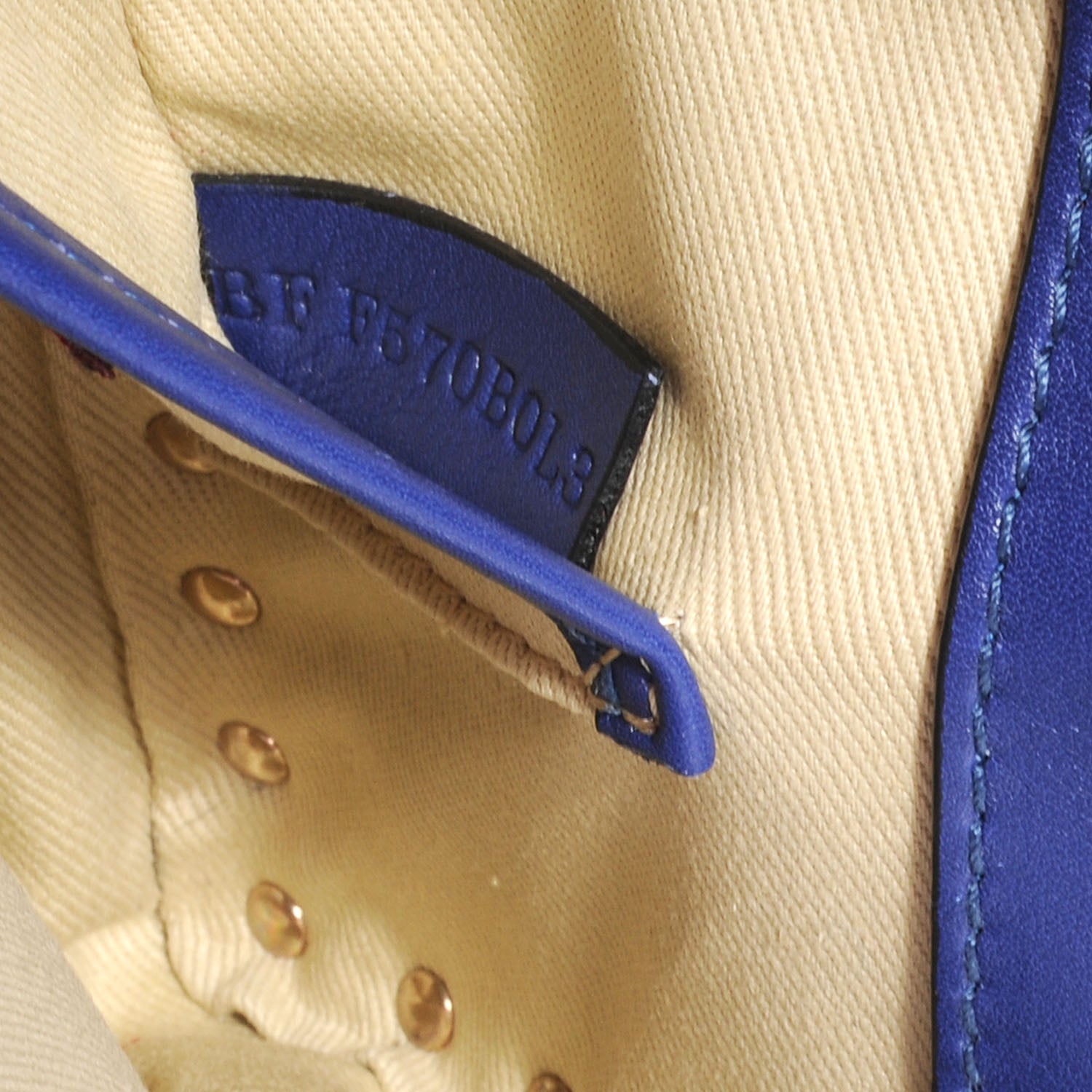 Valentino Garavani Nappa Rockstud Bangle Clutch Blue China 7 of 7