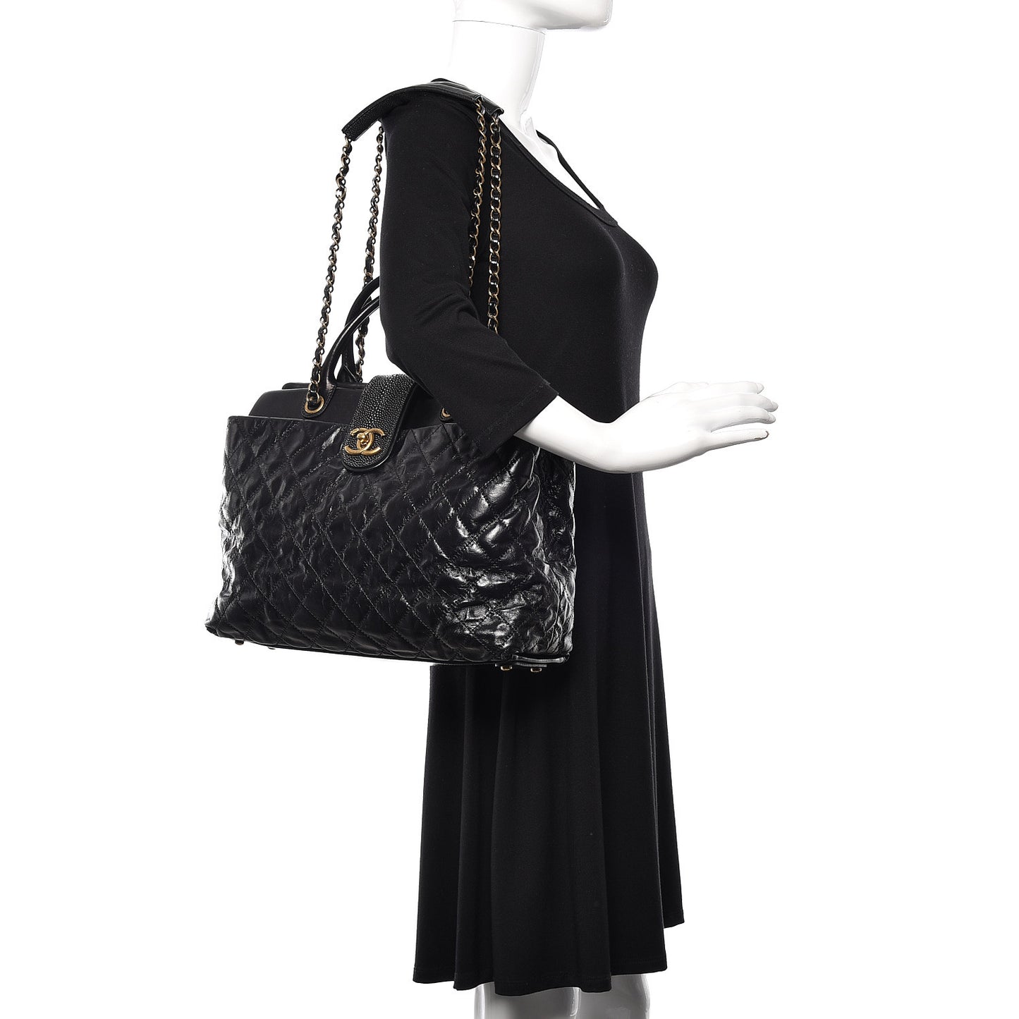 Glazed Calfskin Stingray Large Bindi CC Tote Black