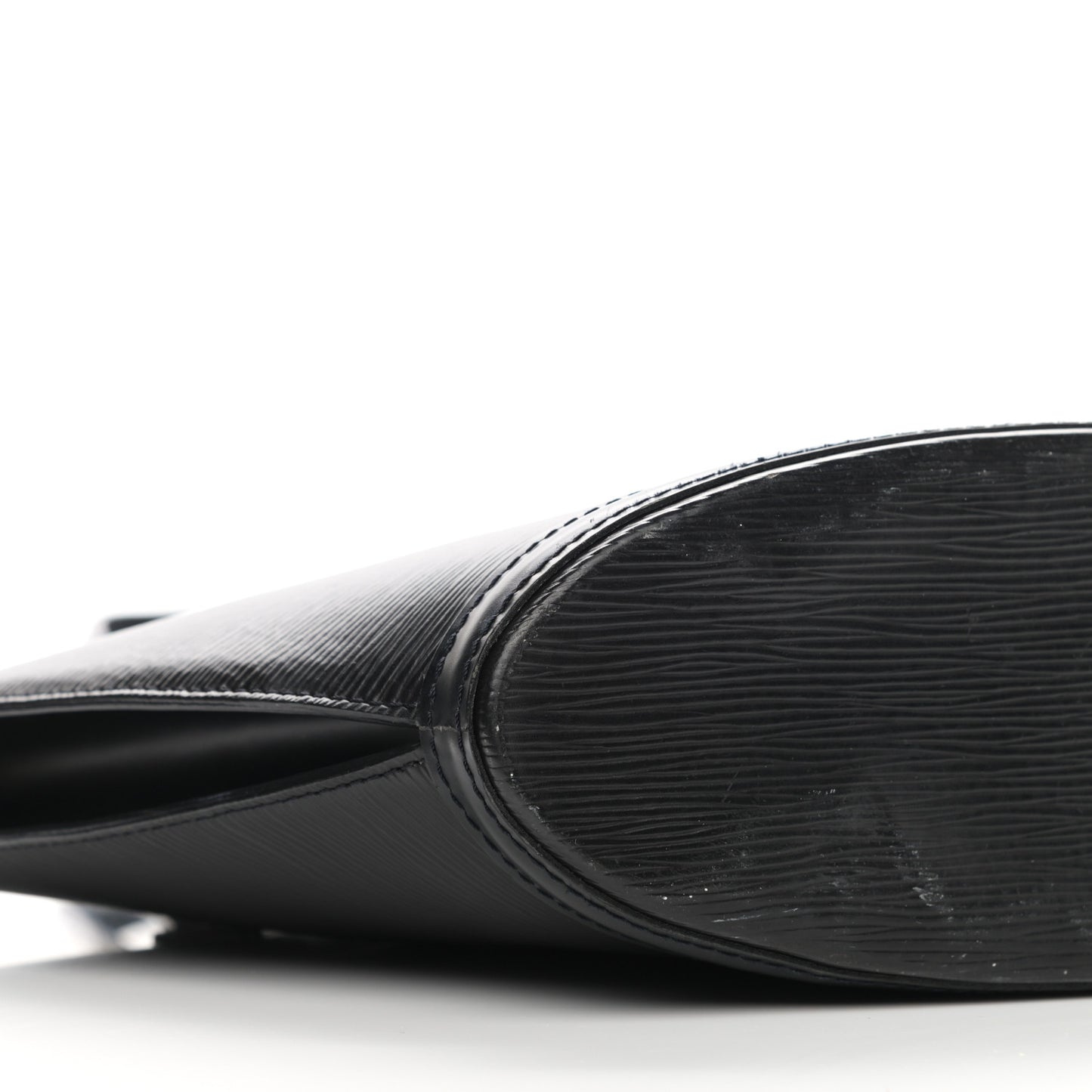 Epi Saint Jacques PM Long Straps Black