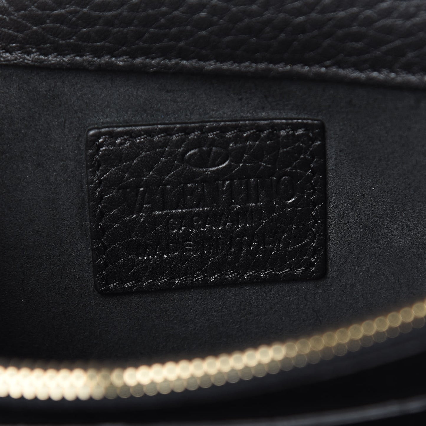 Pebbled Calfskin Rockstud Wallet on Chain Black