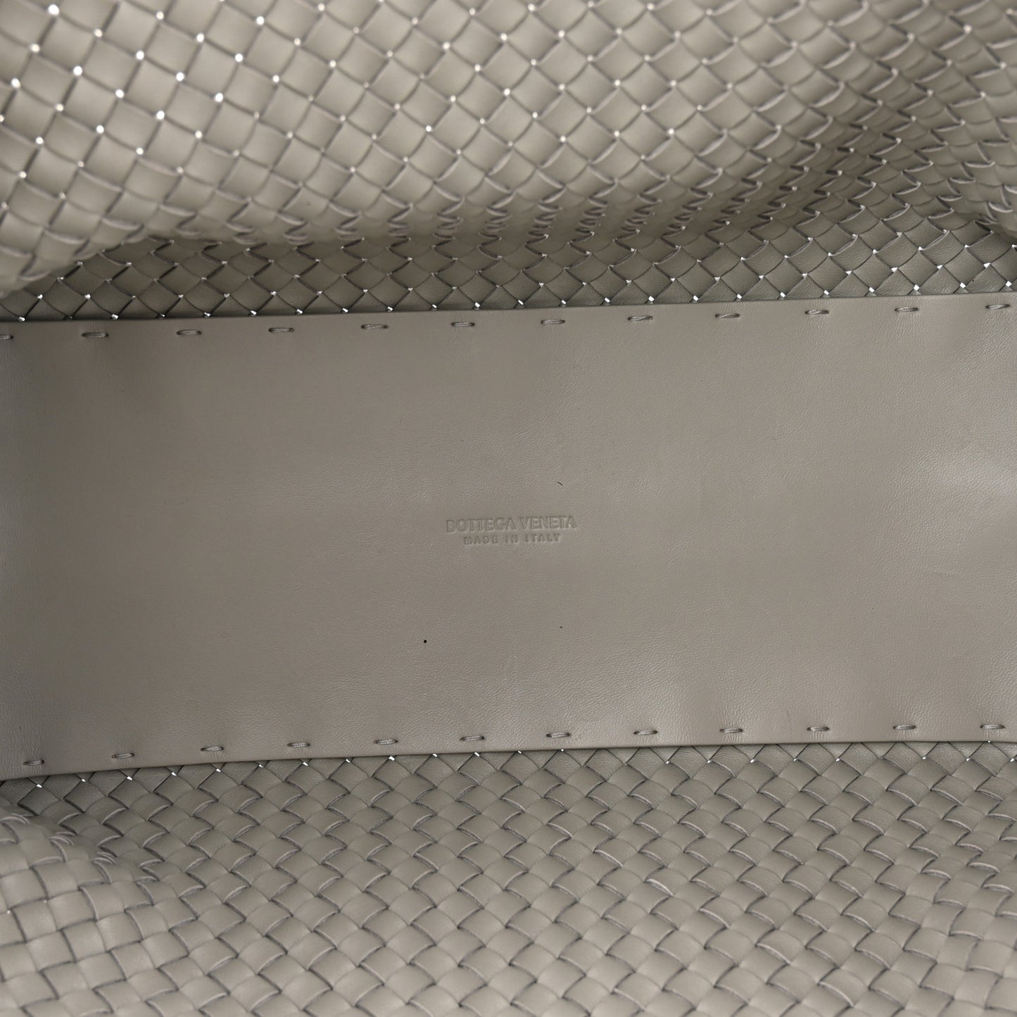 Lambskin Intreccio Medium Cabat Agate Grey