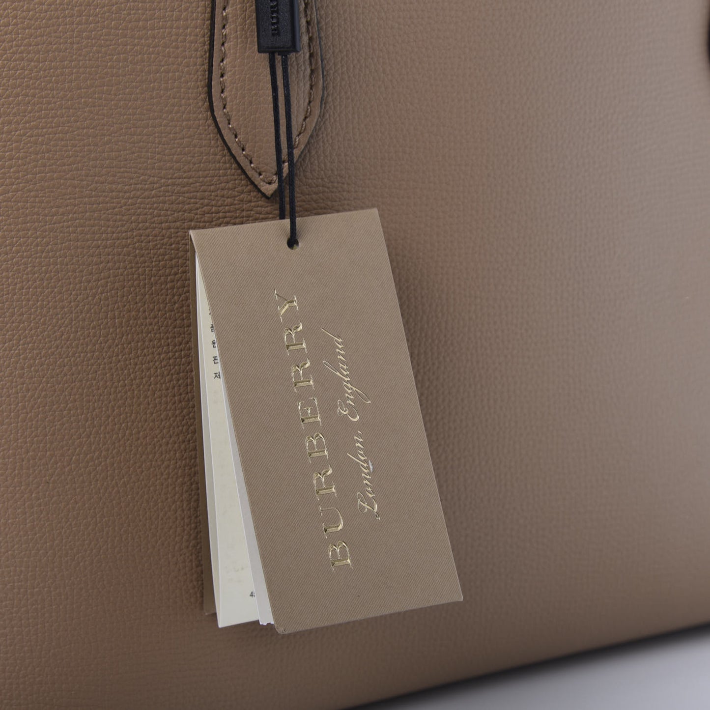 Grainy Calfskin Haymarket Check Small Reversible Tote Mid Camel