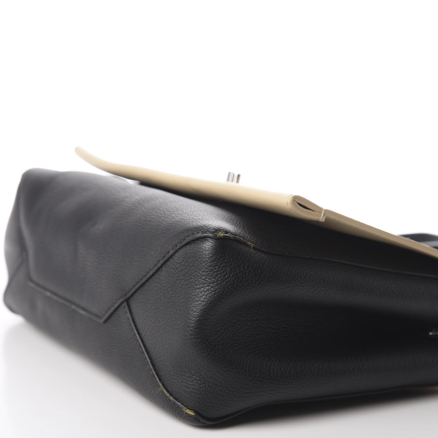 Soft Calfskin Lockme II Top Handle Vanille Black