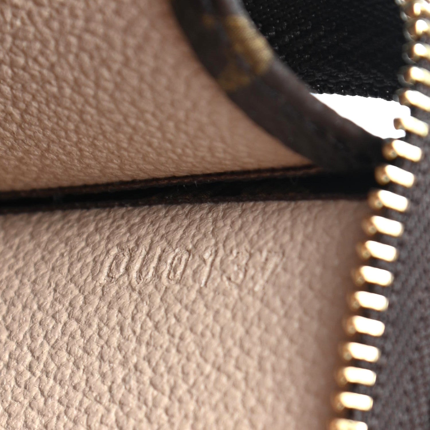 Louis Vuitton Monogram Toiletry Pouch 19 5 of 5